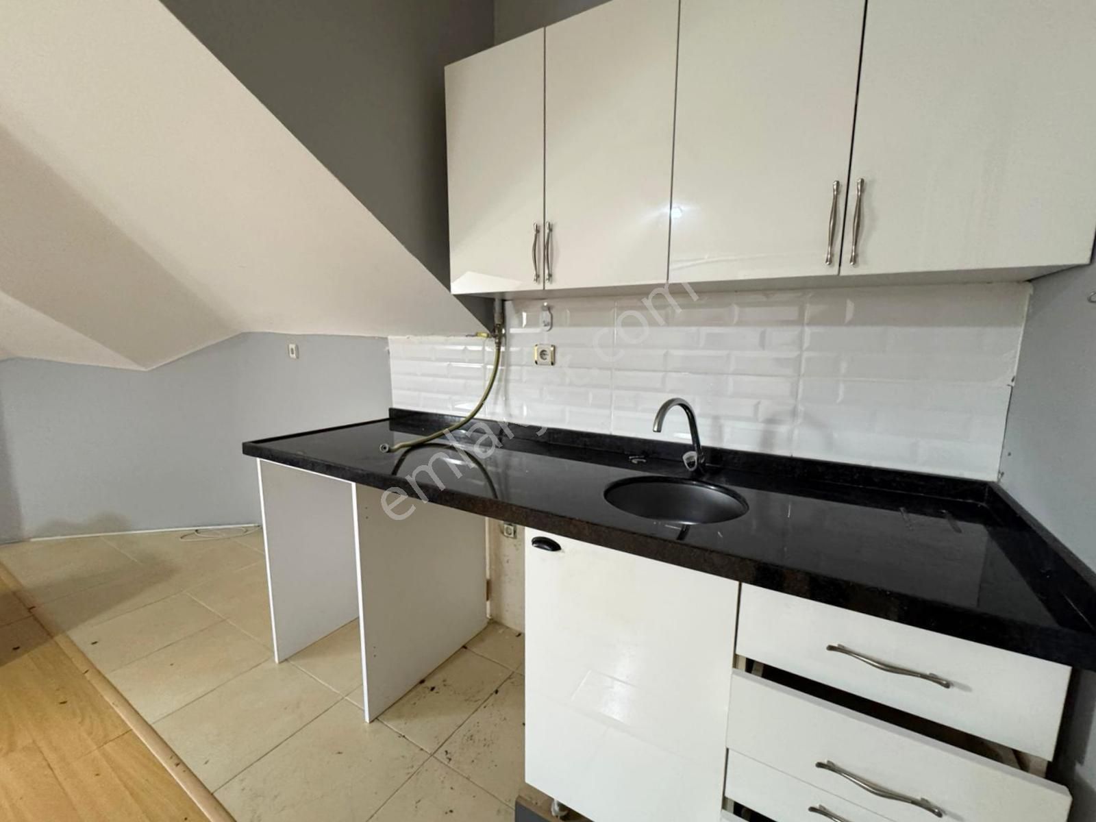 Mertcan'dan Cadde 1dk Emsey 9dk Yürüme Teraslı Kısmi Eşyalı 1+1 - Görsel 3