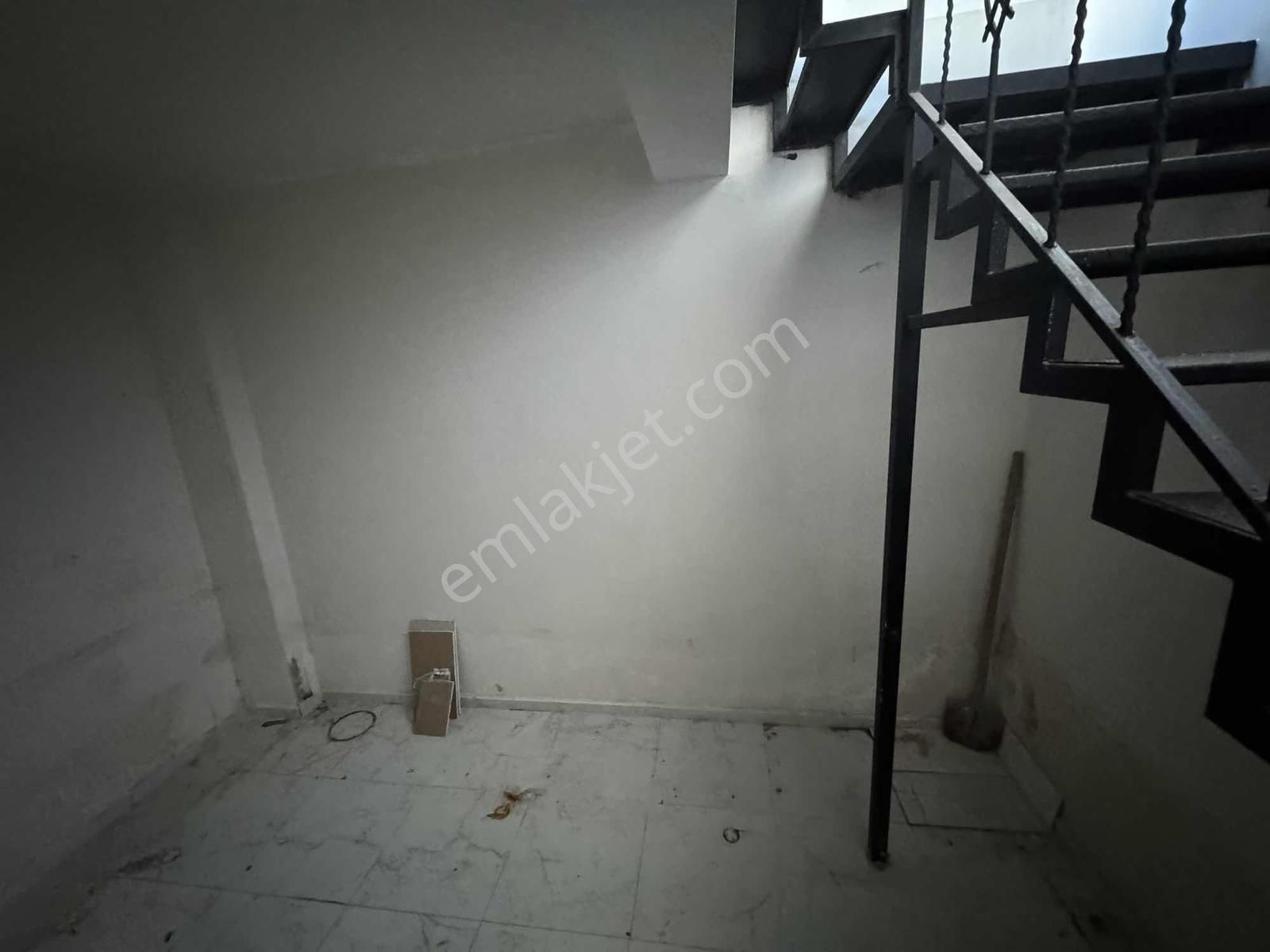 Ümraniye Alemdağ Cad.kurumsala Kiralık 40. M2 Kiralık Dükkan - Görsel 29