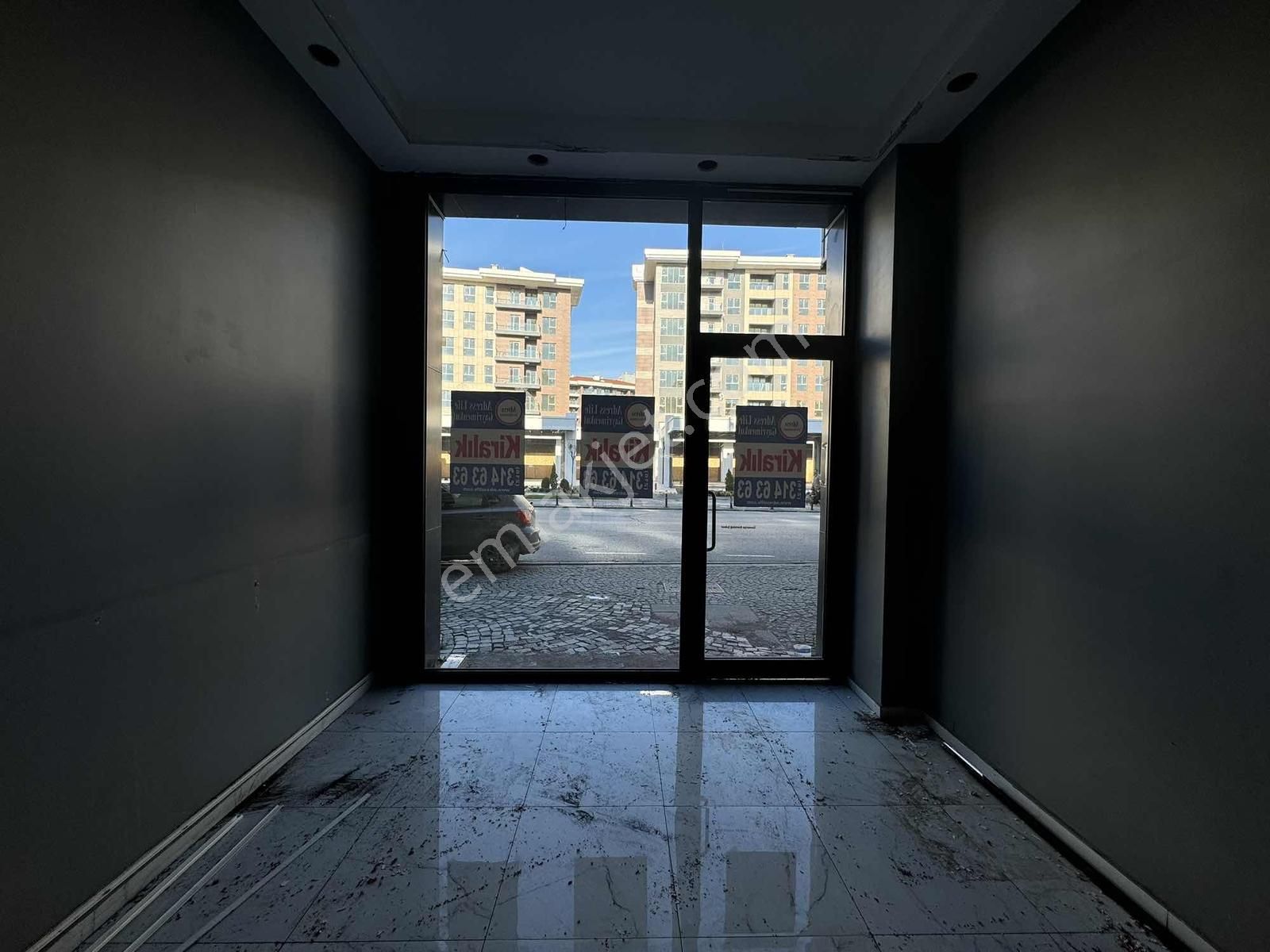 Ümraniye Alemdağ Cad.kurumsala Kiralık 40. M2 Kiralık Dükkan - Görsel 8