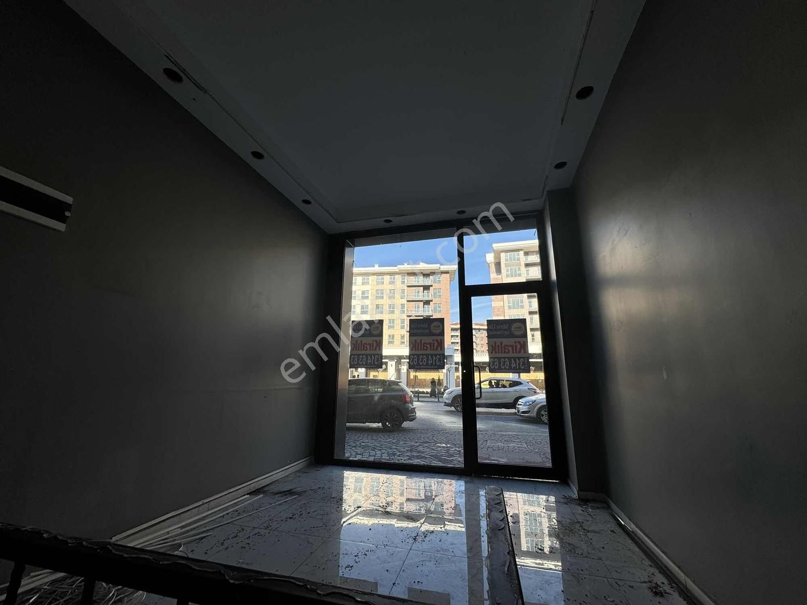 Ümraniye Alemdağ Cad.kurumsala Kiralık 40. M2 Kiralık Dükkan - Görsel 3