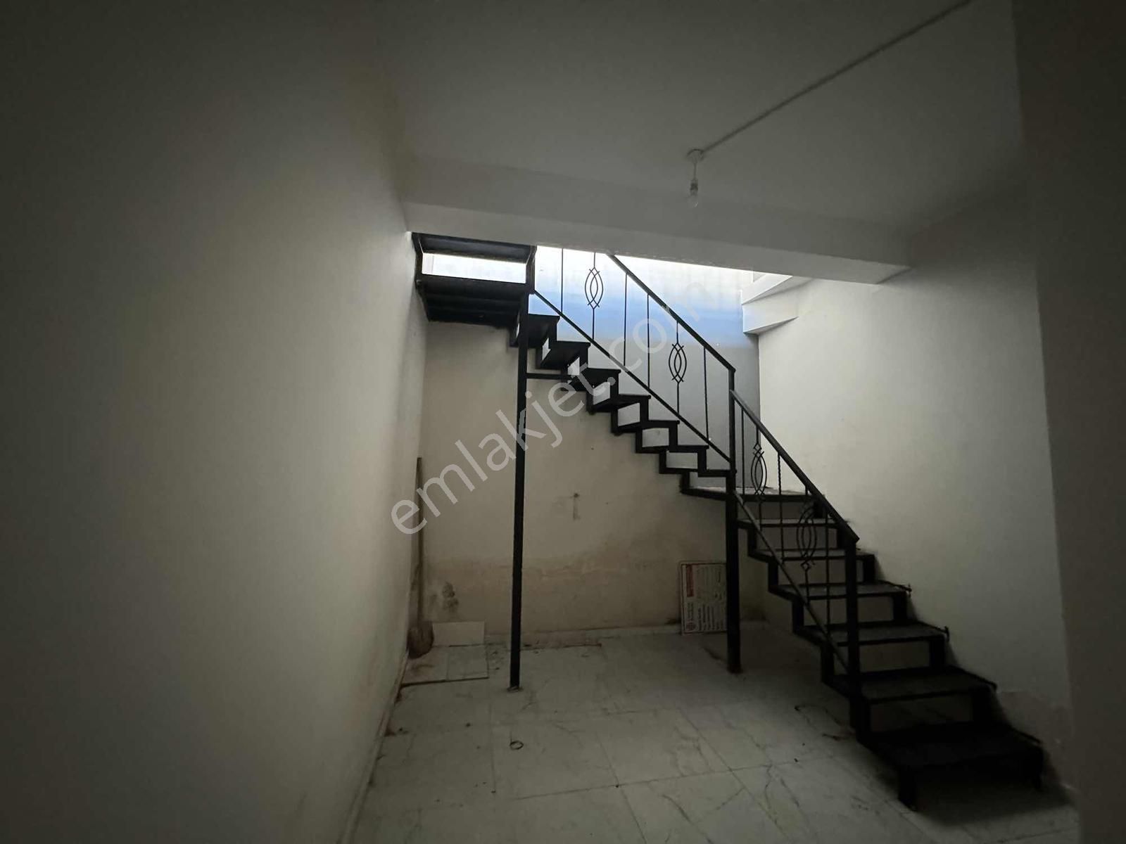 Ümraniye Alemdağ Cad.kurumsala Kiralık 40. M2 Kiralık Dükkan - Görsel 18