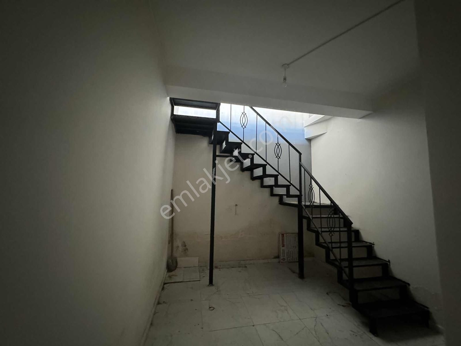 Ümraniye Alemdağ Cad.kurumsala Kiralık 40. M2 Kiralık Dükkan - Görsel 31