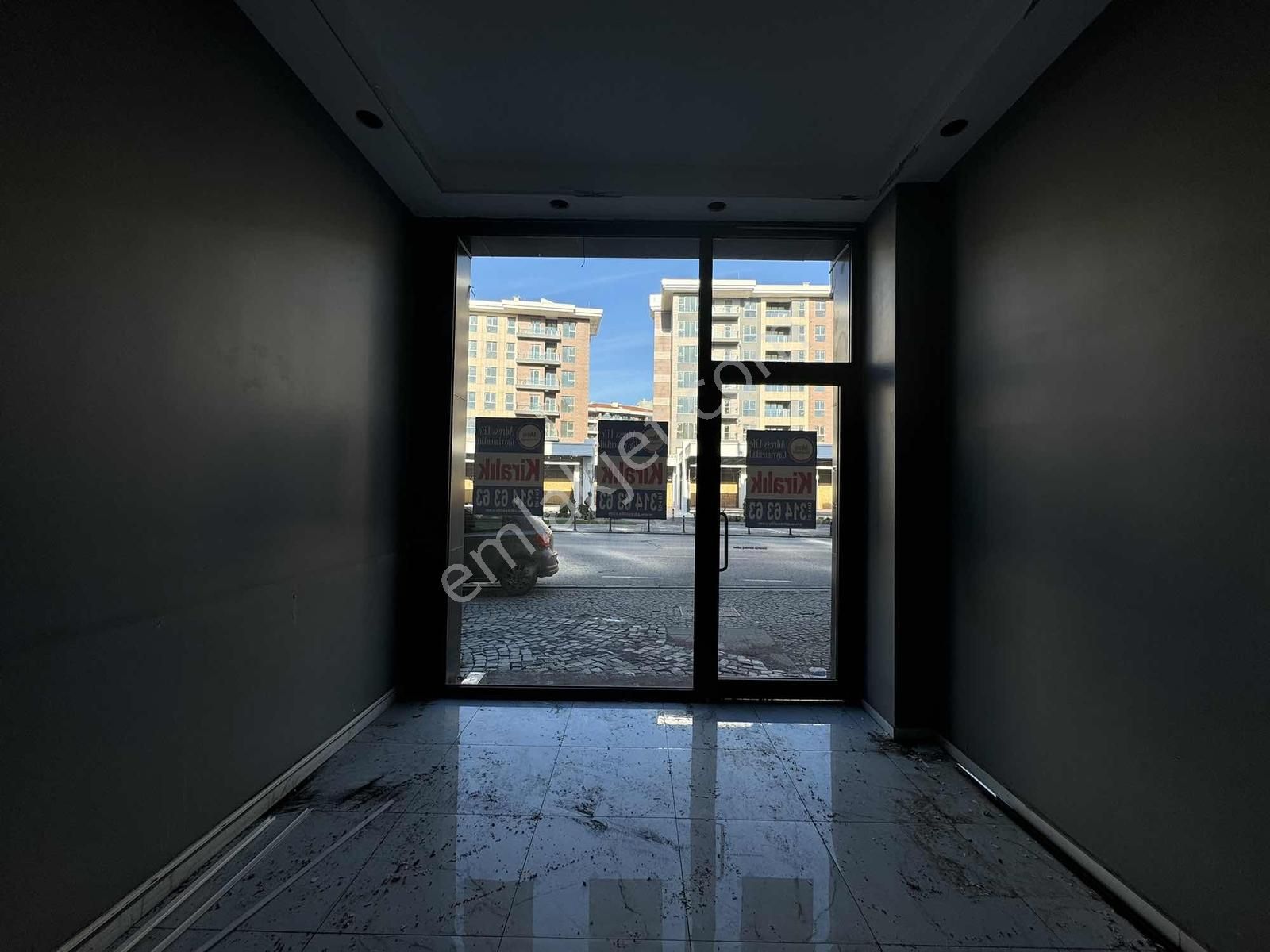 Ümraniye Alemdağ Cad.kurumsala Kiralık 40. M2 Kiralık Dükkan - Görsel 6