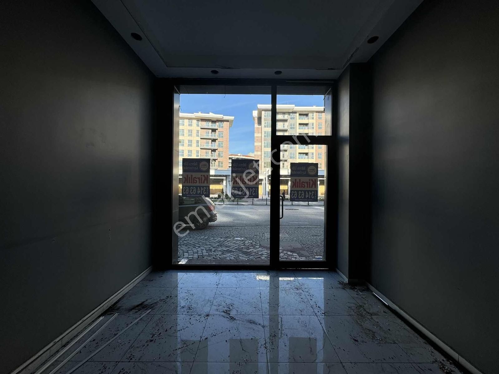 Ümraniye Alemdağ Cad.kurumsala Kiralık 40. M2 Kiralık Dükkan - Görsel 10