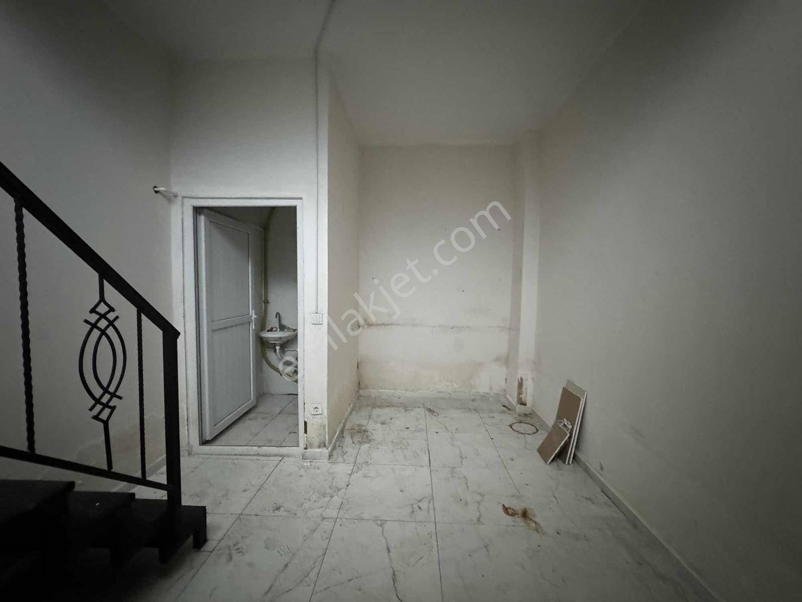 Ümraniye Alemdağ Cad.kurumsala Kiralık 40. M2 Kiralık Dükkan - Görsel 24