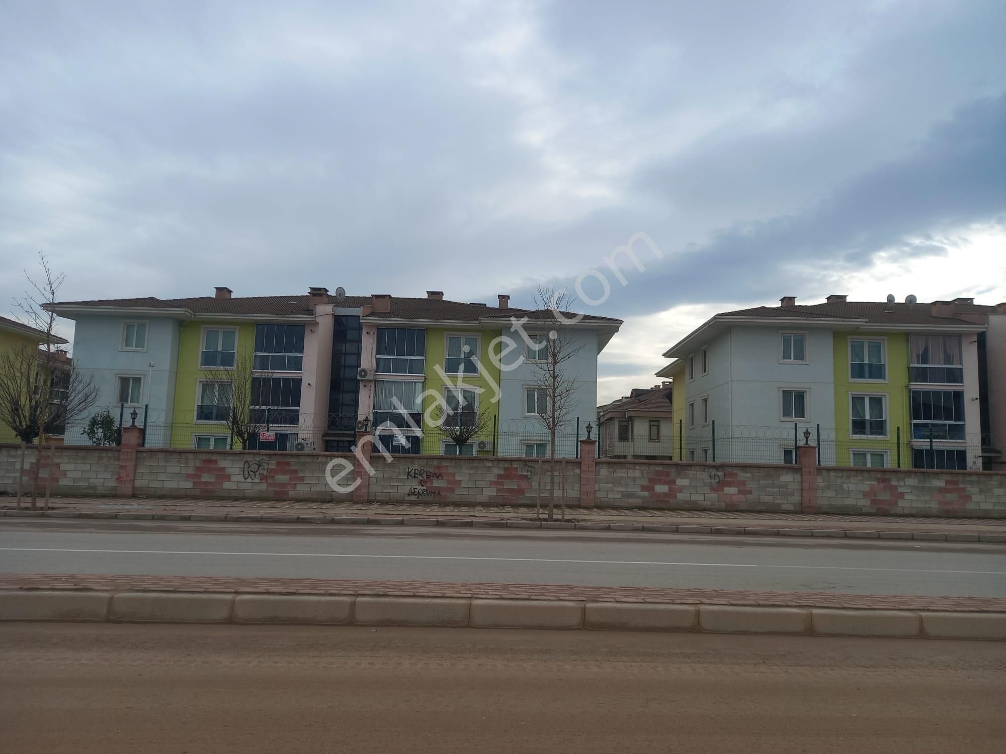 Roma' Dan Kozluca Yolunda Satılık Lüks Site İçi Daire - Görsel 2