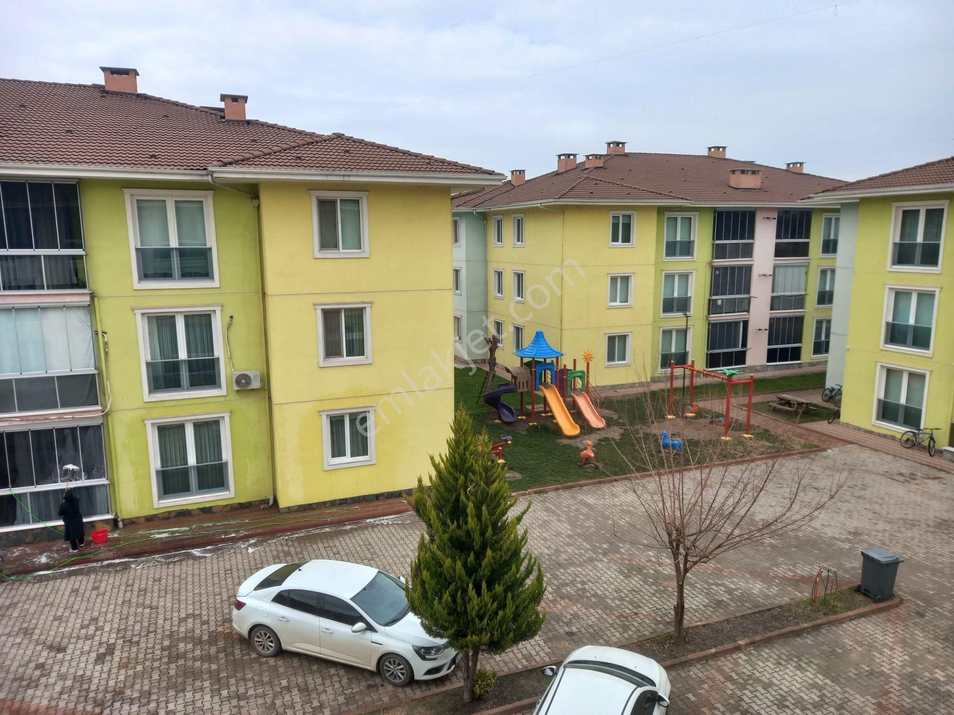 Roma' Dan Kozluca Yolunda Satılık Lüks Site İçi Daire - Görsel 4