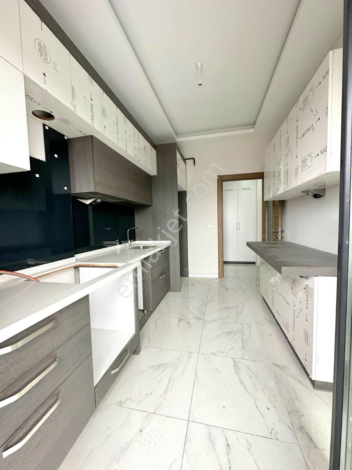 Modern Mimari 3+1 40 M² Teraslı Z Dubleks Yahya Kaptanda! - Görsel 4