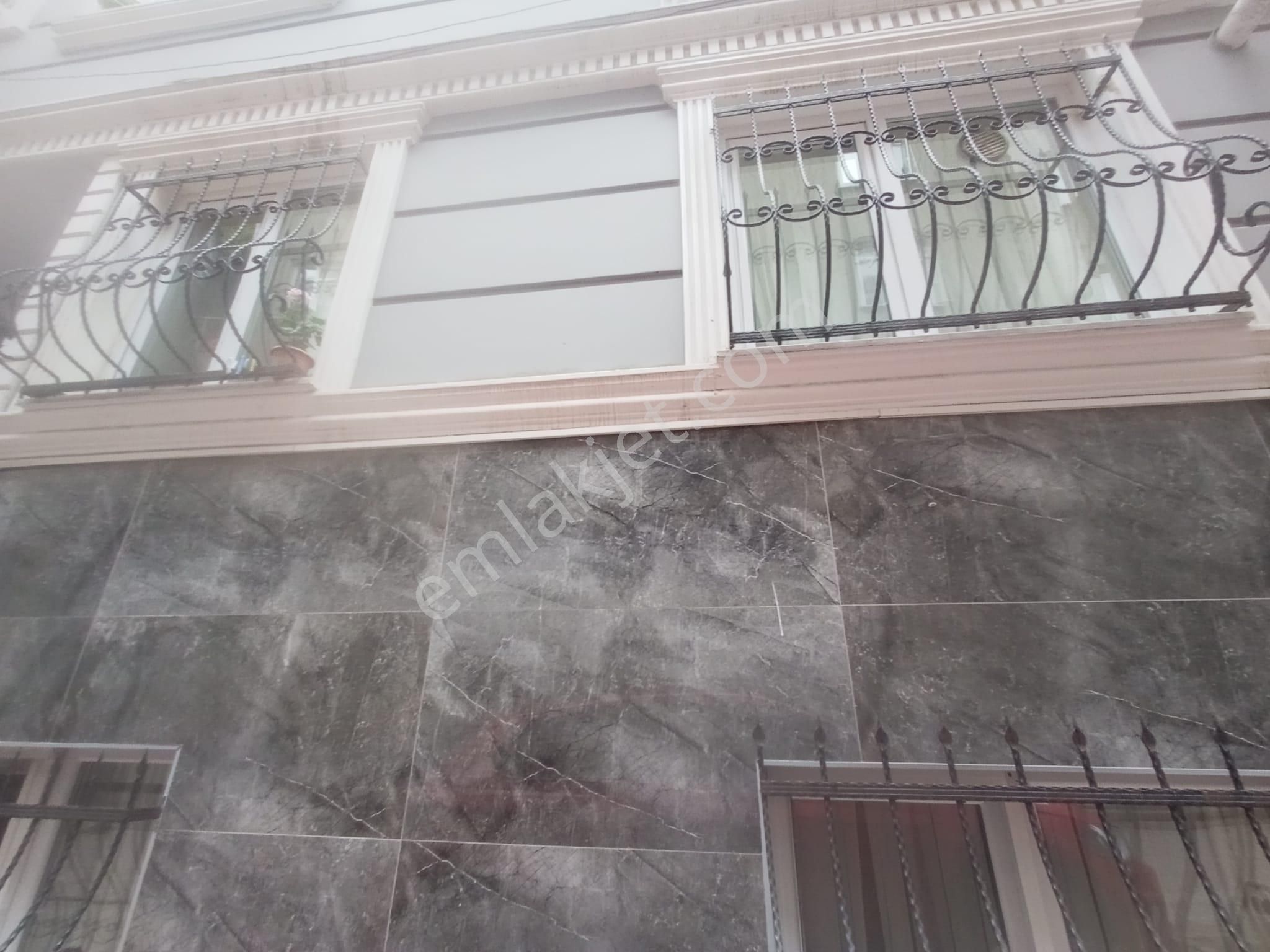 Toprak İnşaat...zeytinparka Yakın 5 Yıllık Binada 1+1 Yüksek Giriş!!! - Görsel 7