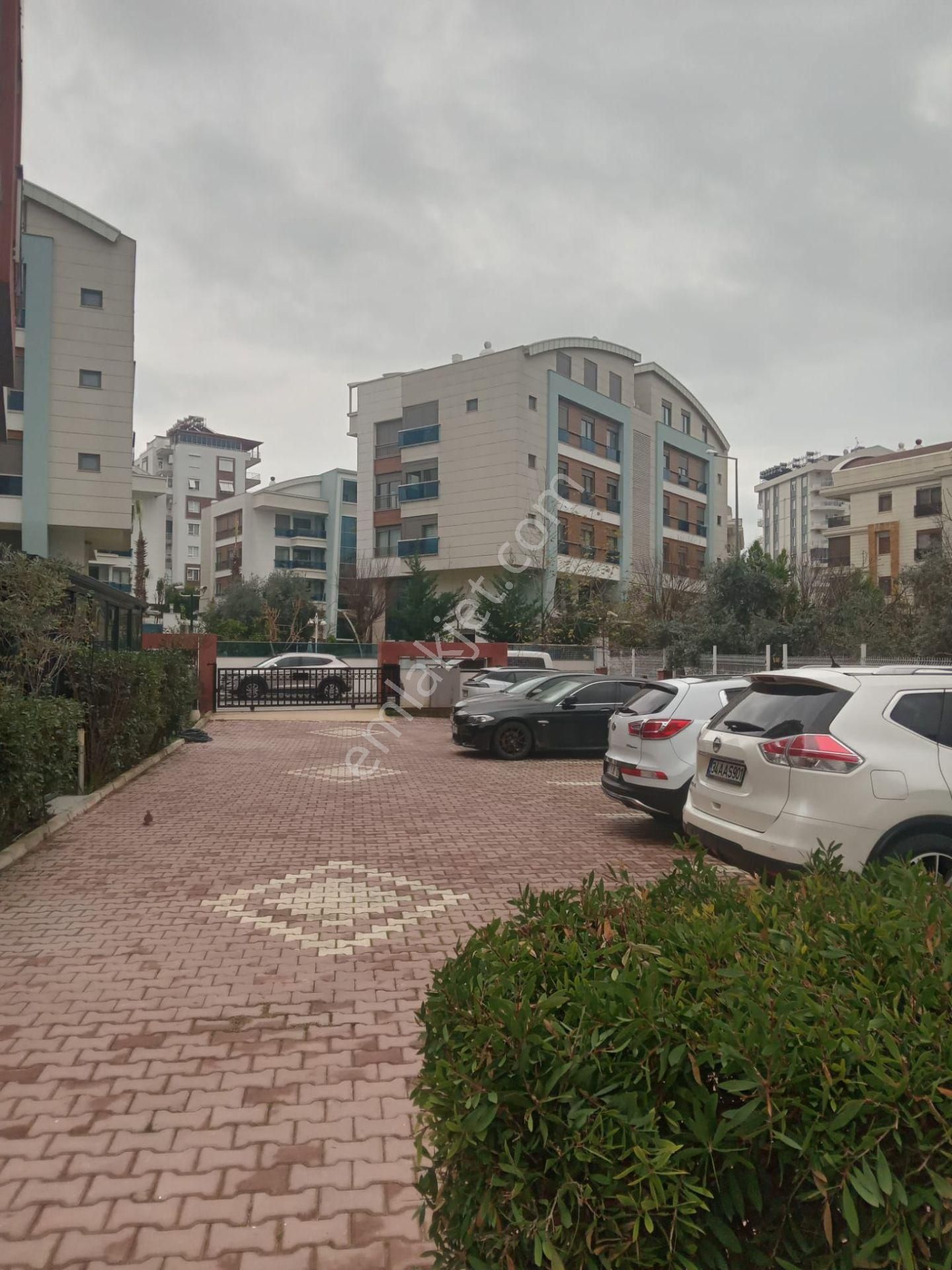 Uncalı 'da Yüzme Havuzlu , D.gazlı , Ebeveyn Banyolu Katta 2+1 - Görsel 5