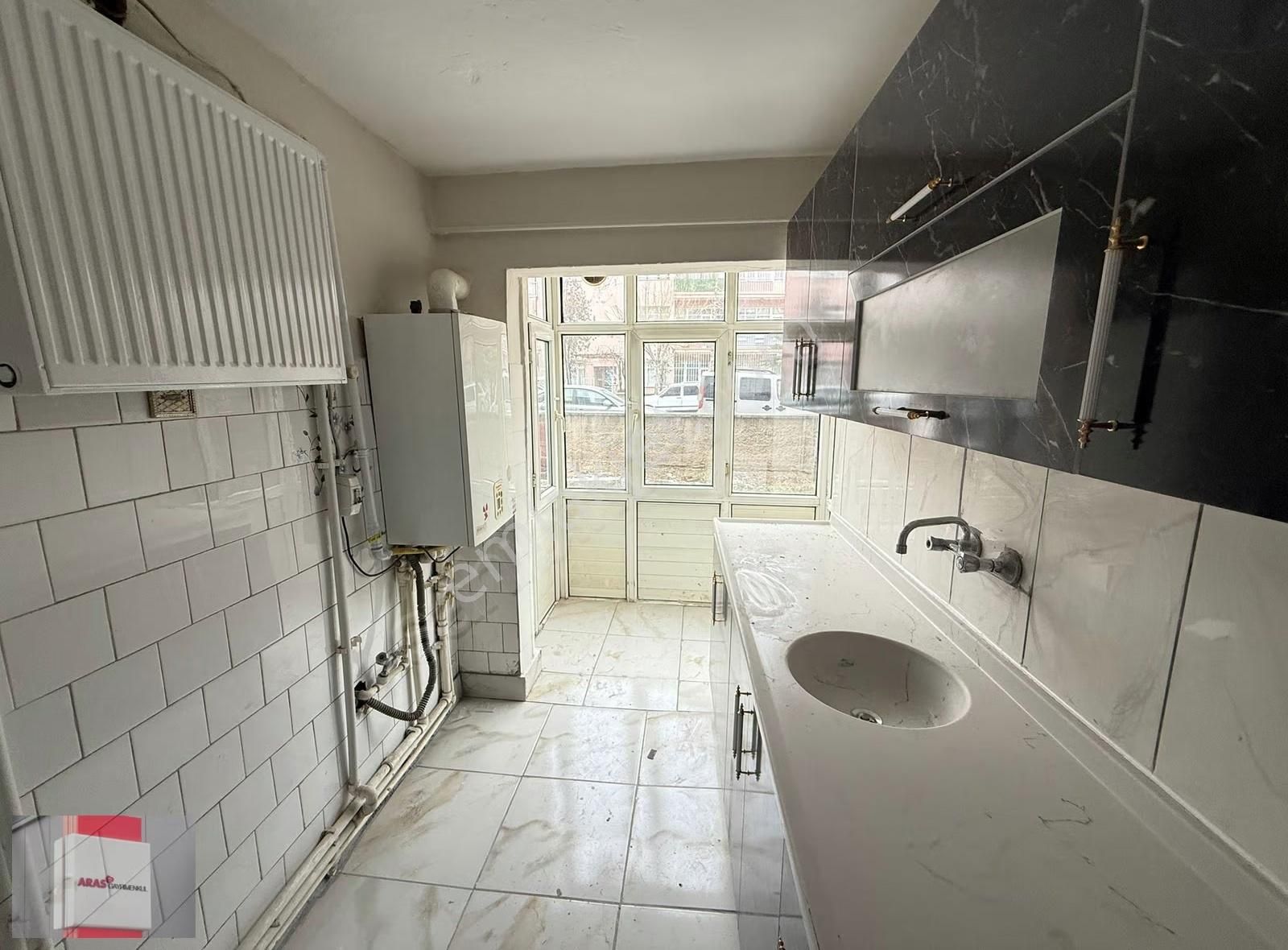 Dumlu Pınar Mahallesinde Tramway Duragı Yanı 2+1 Zemin Kat Daire - Görsel 2