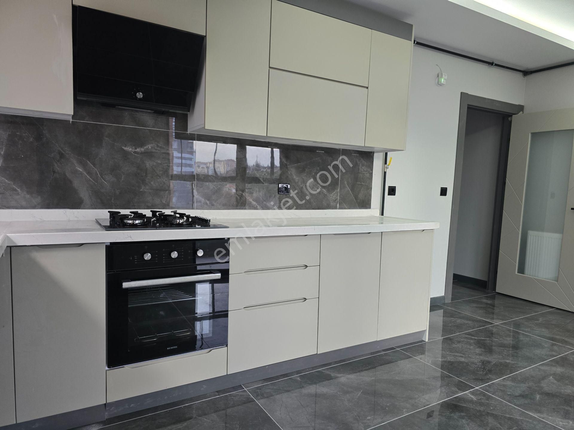 Doğukent Caddesine 50 Mt 4+1 Kiralık Sıfır Kapalı Garajlı Daire