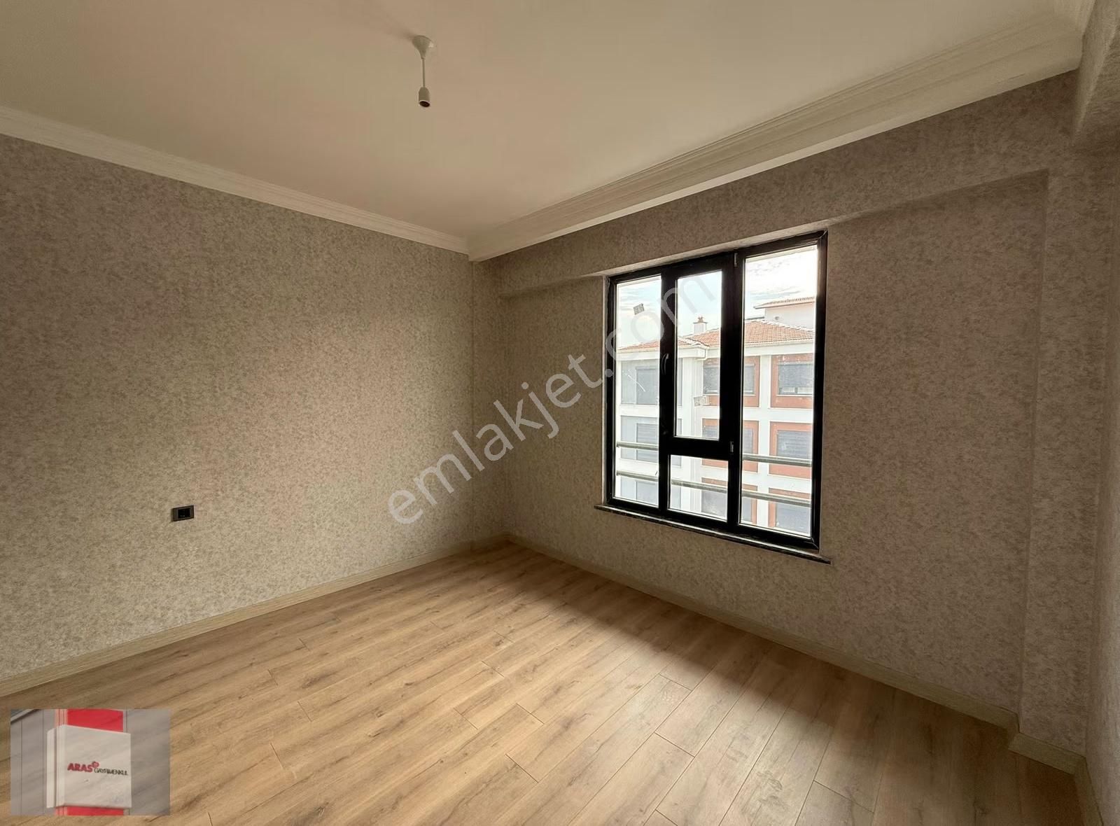 Kahramanlar Caddesinde Ultra Lüx Hobi Bahçeli 3+1 Daireler - Görsel 8