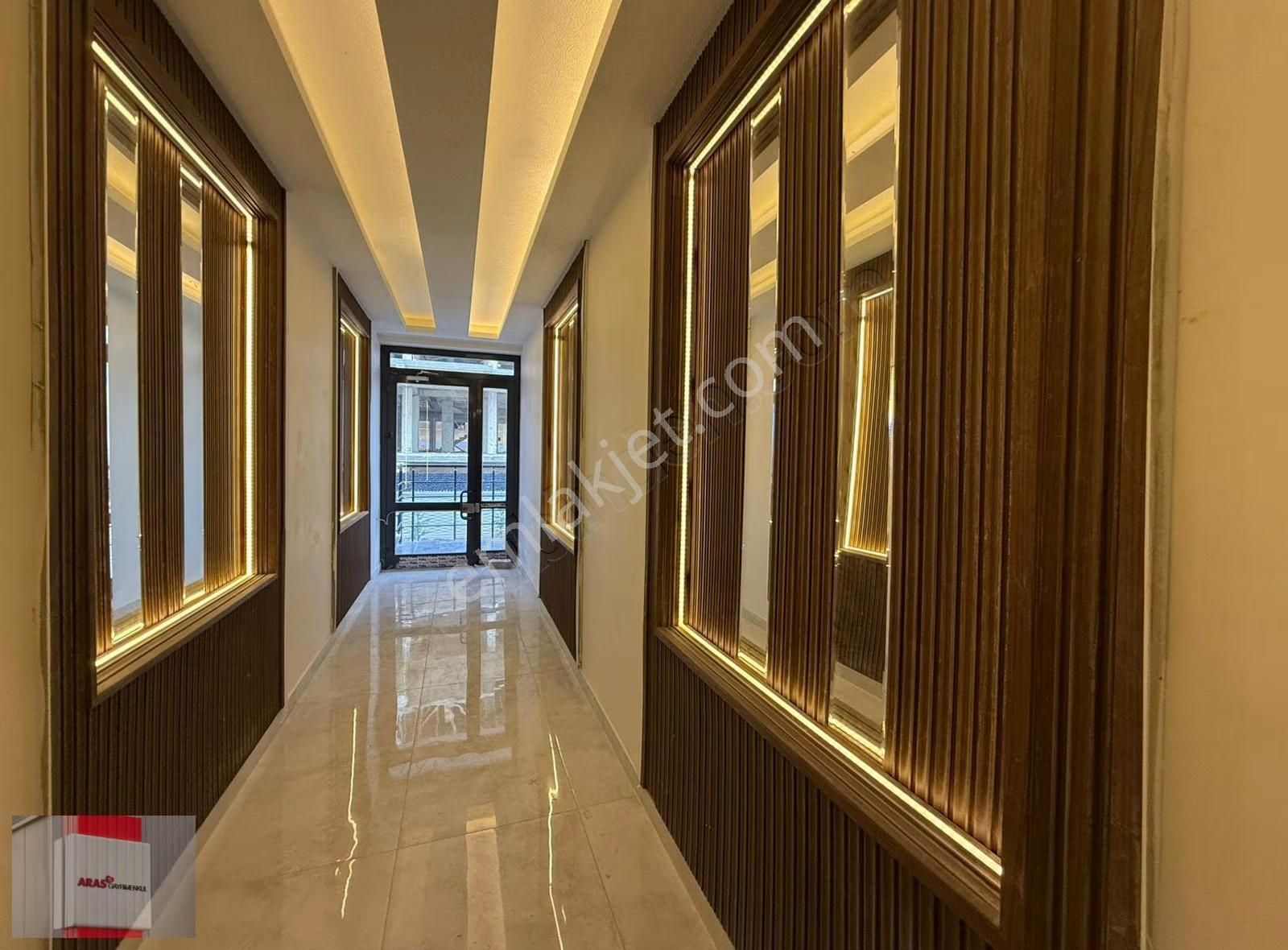 Kahramanlar Caddesinde Ultra Lüx Hobi Bahçeli 3+1 Daireler - Görsel 3