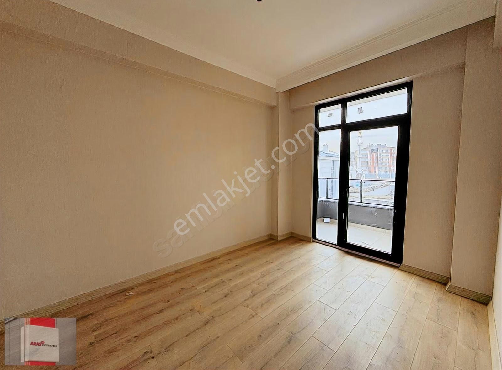 Kahramanlar Caddesinde Ultra Lüx Hobi Bahçeli 3+1 Daireler - Görsel 4