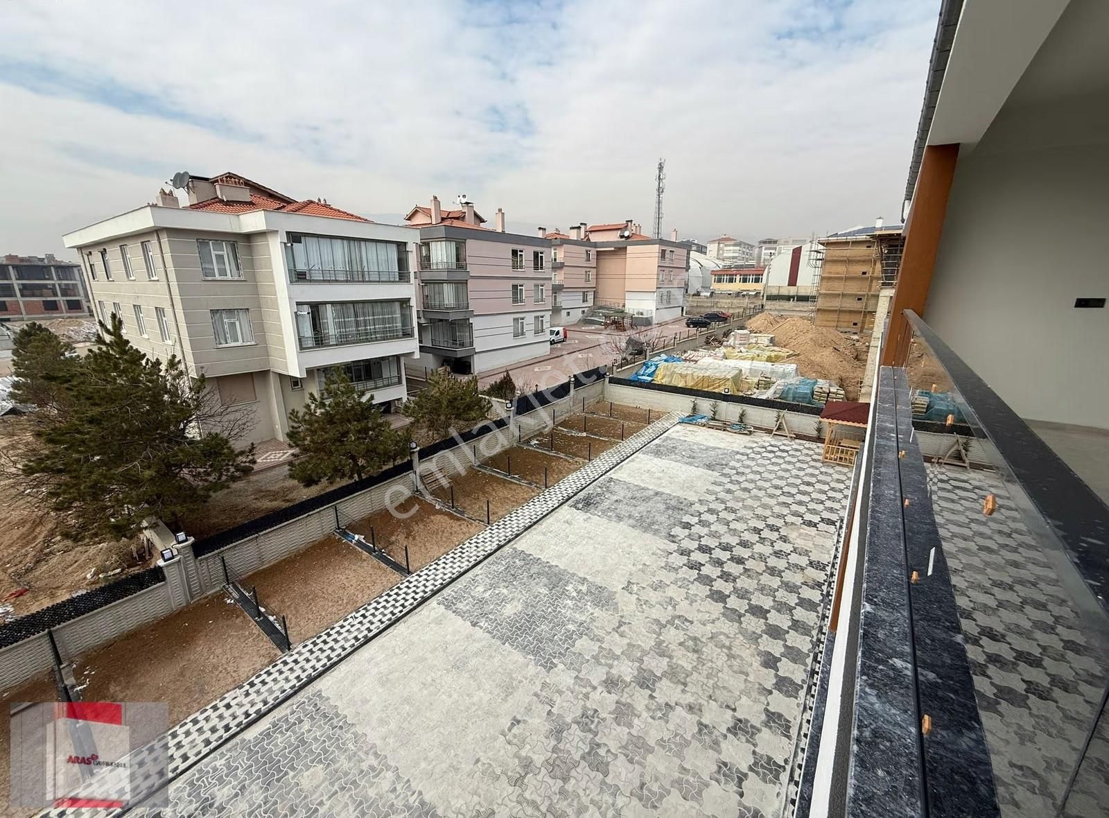 Kahramanlar Caddesinde Ultra Lüx Hobi Bahçeli 3+1 Daireler - Görsel 6