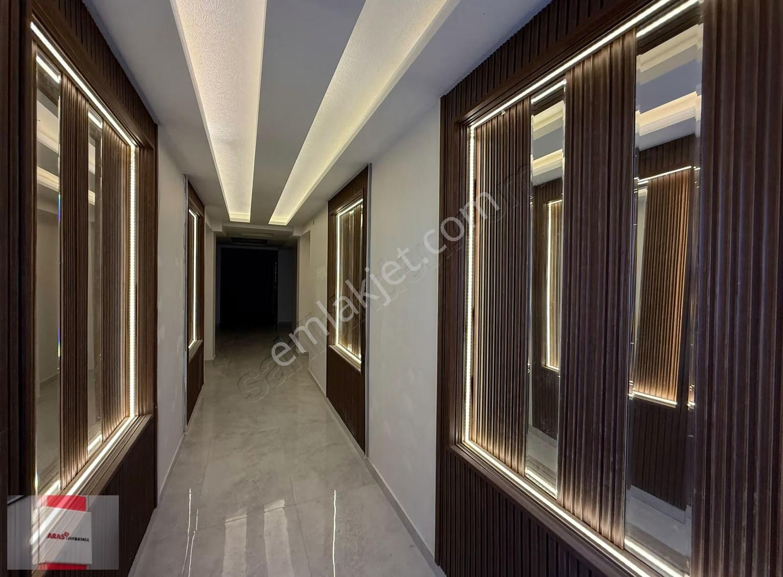 Kahramanlar Caddesinde Ultra Lüx Hobi Bahçeli 3+1 Daireler - Görsel 19