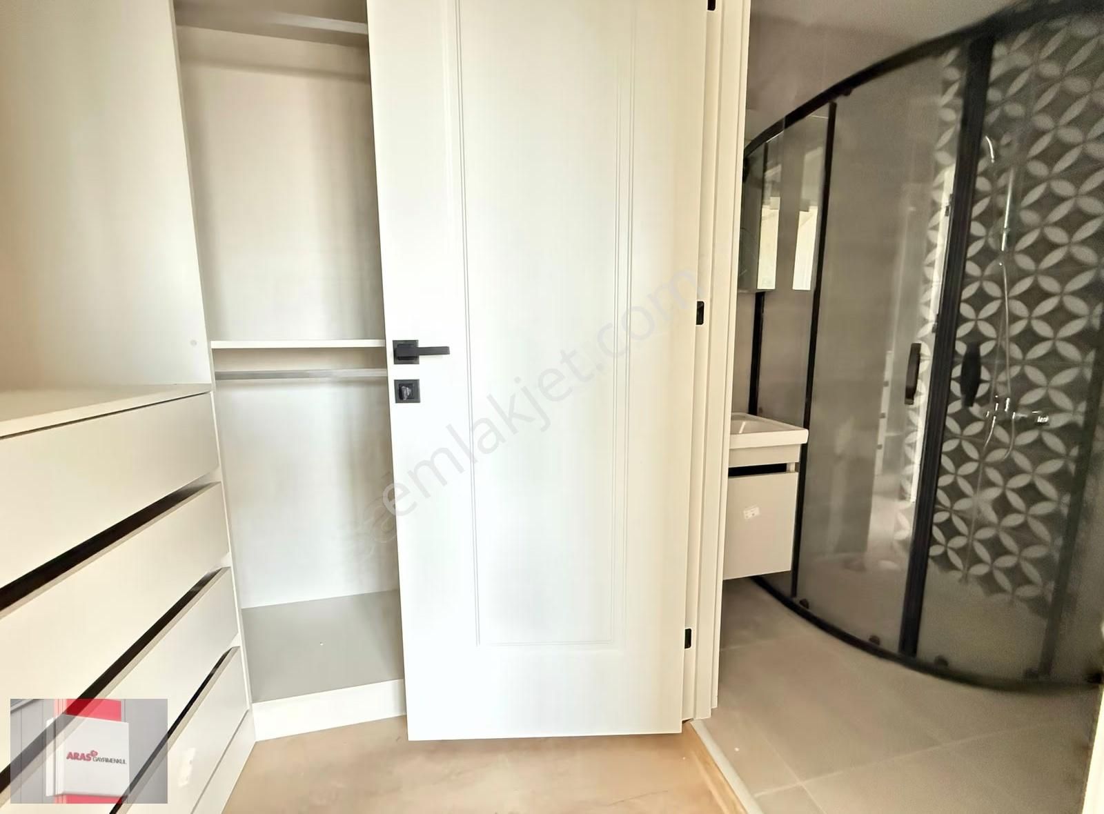 Selehattin Eyyubi Mahallesinde Site İçi Ara Kat 4+1 Ultra Lüx - Görsel 10