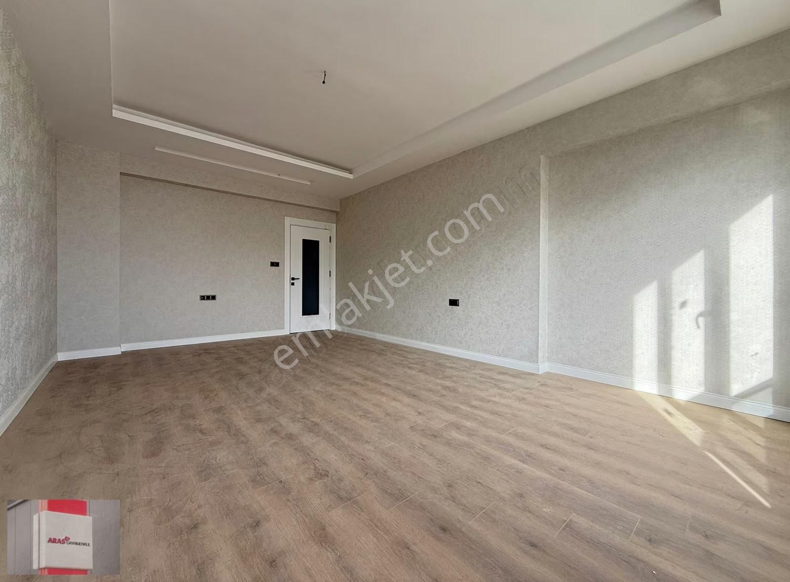 Selehattin Eyyubi Mahallesinde Site İçi Ara Kat 4+1 Ultra Lüx - Görsel 13