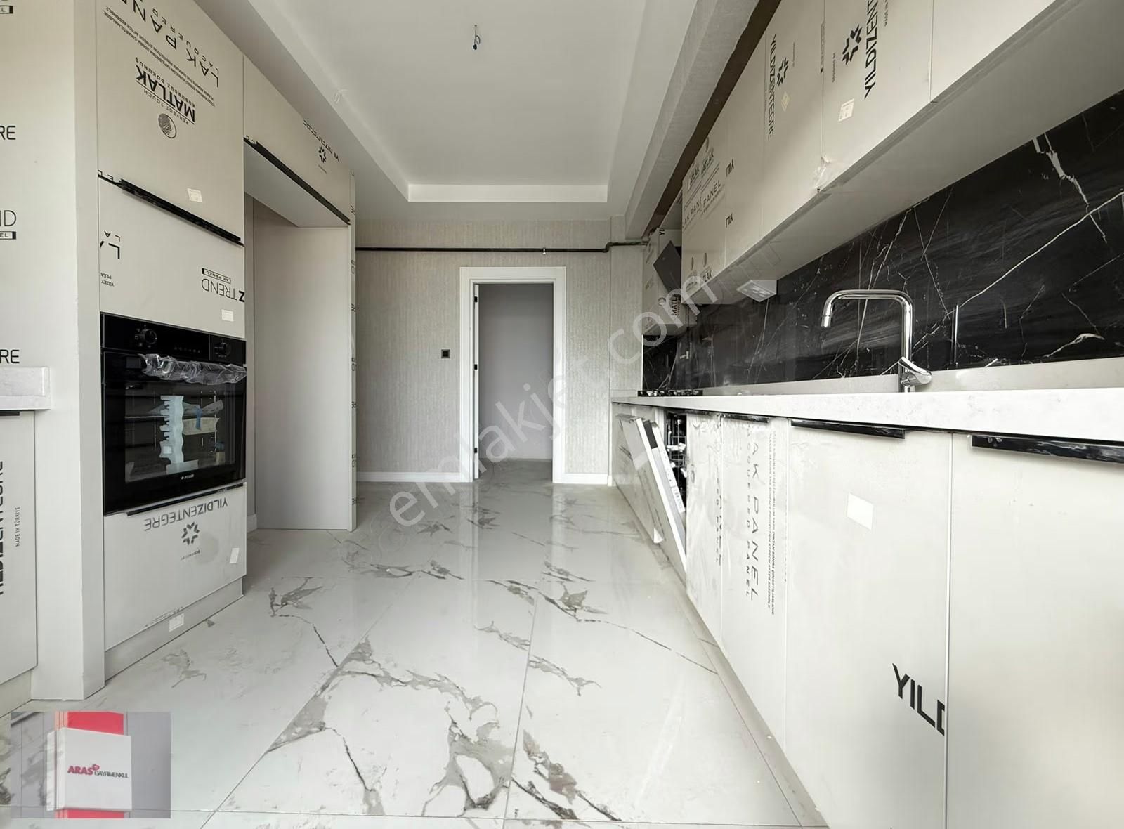 Selehattin Eyyubi Mahallesinde Site İçi Ara Kat 4+1 Ultra Lüx - Görsel 22