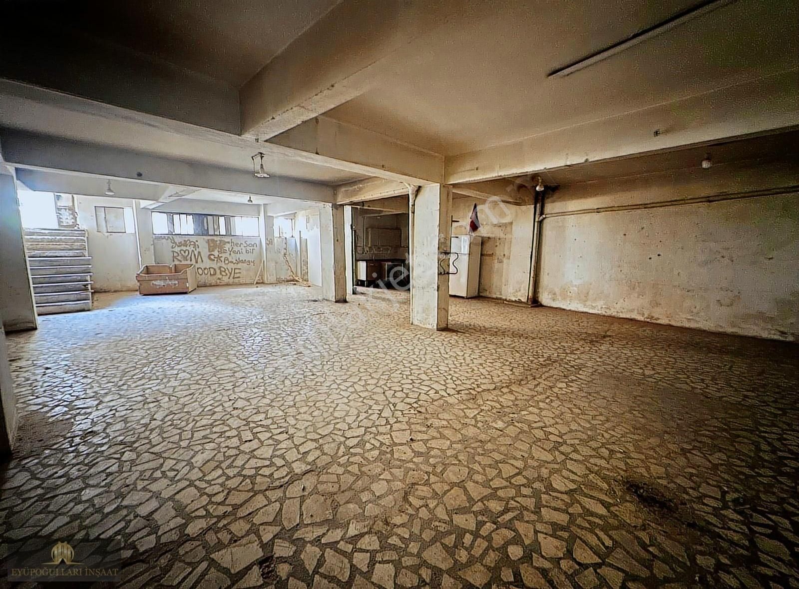 B.paşa Altıntepsi Mah. 280 M2 Tek Kiralık Dükkan - Görsel 5