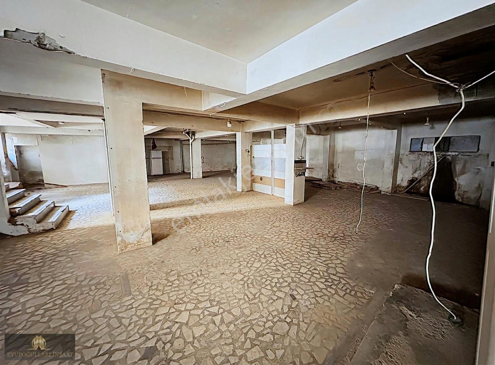 B.paşa Altıntepsi Mah. 280 M2 Tek Kiralık Dükkan - Görsel 9