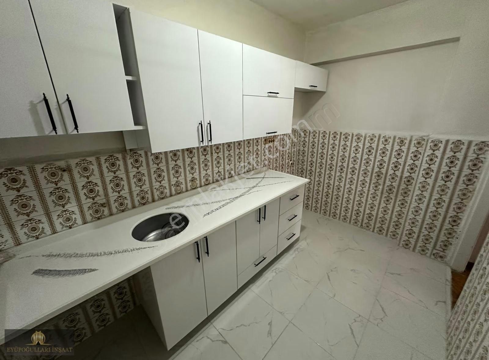 Bayrampaşa Bankalar Cad. Kiralık 2+1 110m2 Temiz Daire - Görsel 3