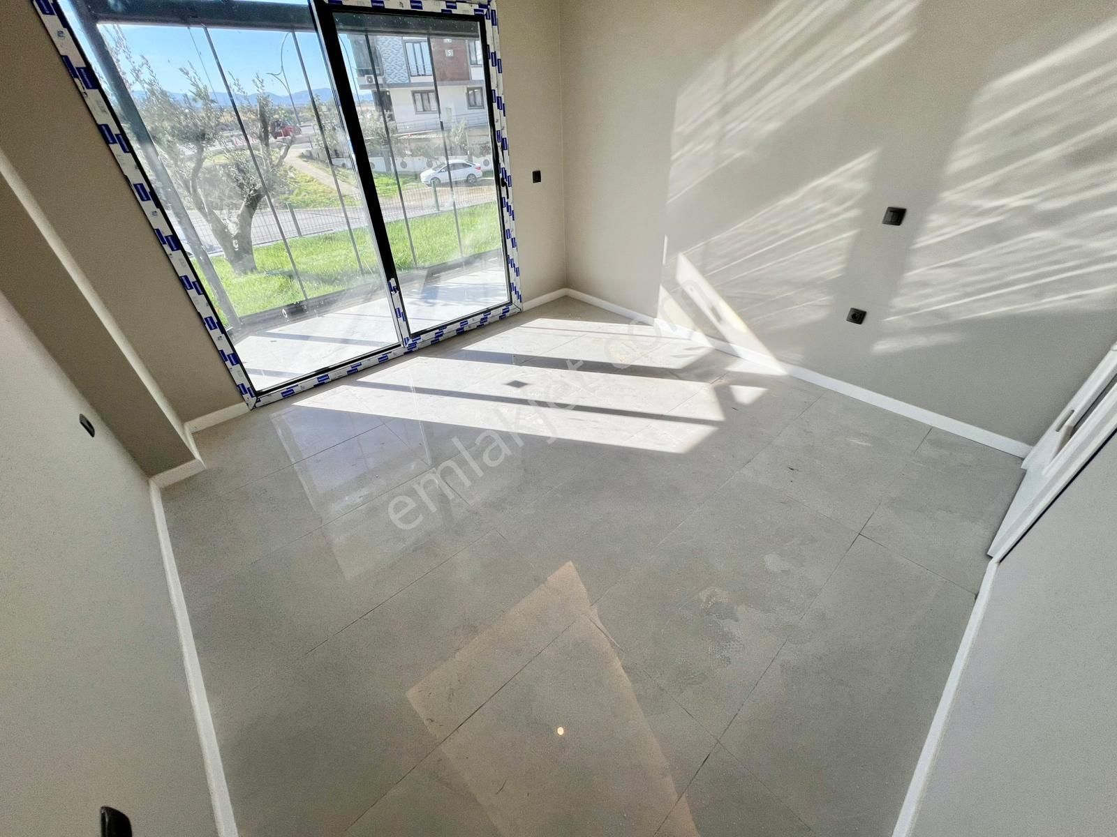 ꧁ay Emlaktan꧂akçay'da Müstakil Tadında Kendine Ait Bahçe Kullanımlı Ön Cephe Satılık 2+1 Lüks Daire - Görsel 15