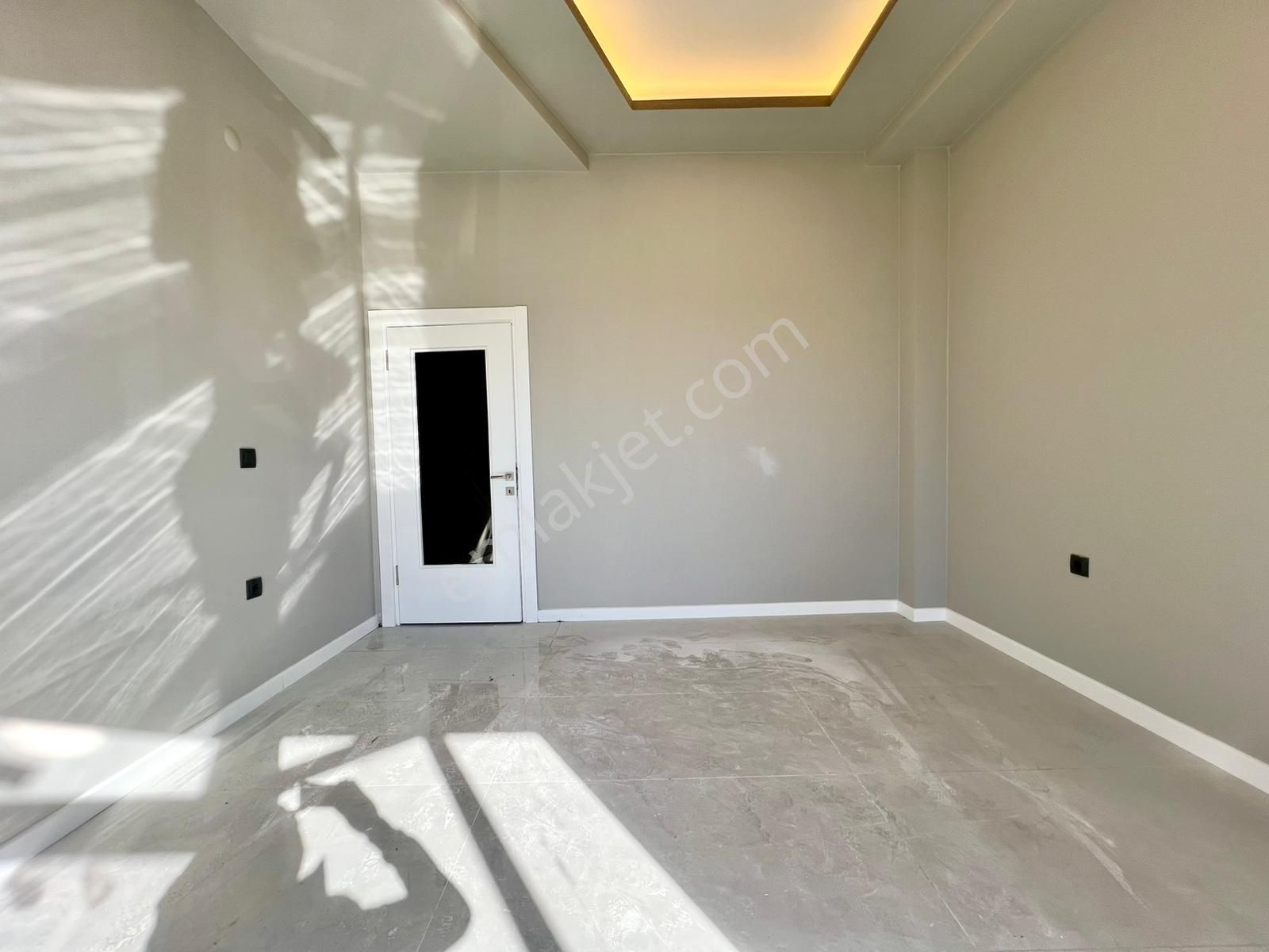 ꧁ay Emlaktan꧂akçay'da Müstakil Tadında Kendine Ait Bahçe Kullanımlı Ön Cephe Satılık 2+1 Lüks Daire - Görsel 8