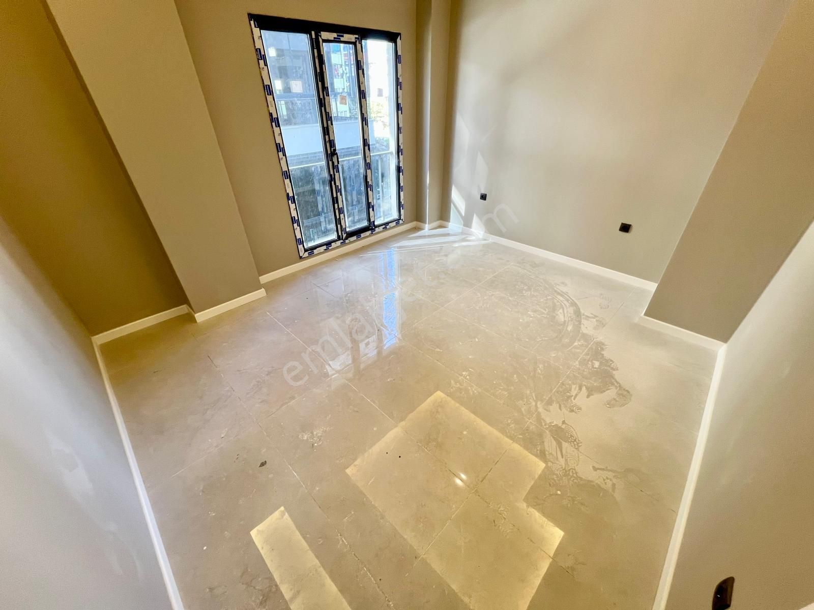 ꧁ay Emlaktan꧂akçay'da Müstakil Tadında Kendine Ait Bahçe Kullanımlı Ön Cephe Satılık 2+1 Lüks Daire - Görsel 14