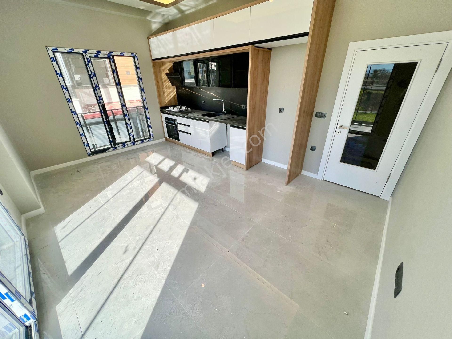 ꧁ay Emlaktan꧂akçay'da Müstakil Tadında Kendine Ait Bahçe Kullanımlı Ön Cephe Satılık 2+1 Lüks Daire - Görsel 4