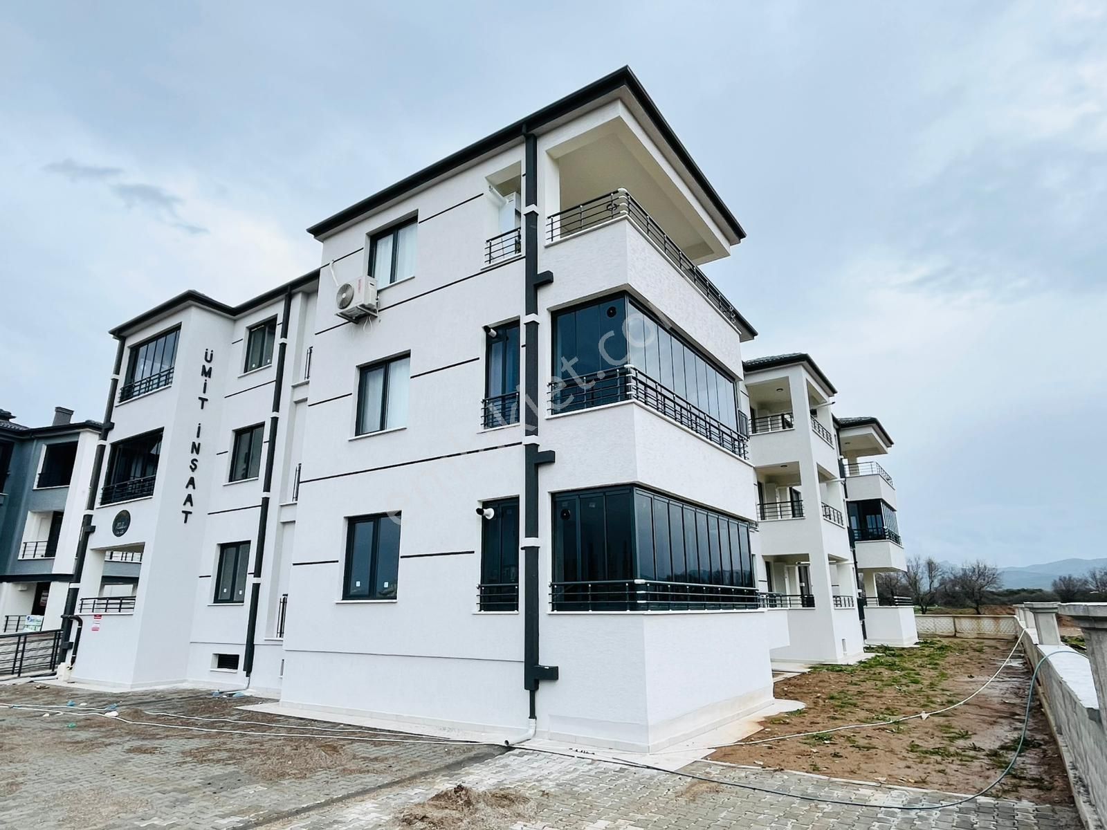 Gömeç Mithatpaşa'da Huzur'dan Geniş Satılık 1+1 Daire