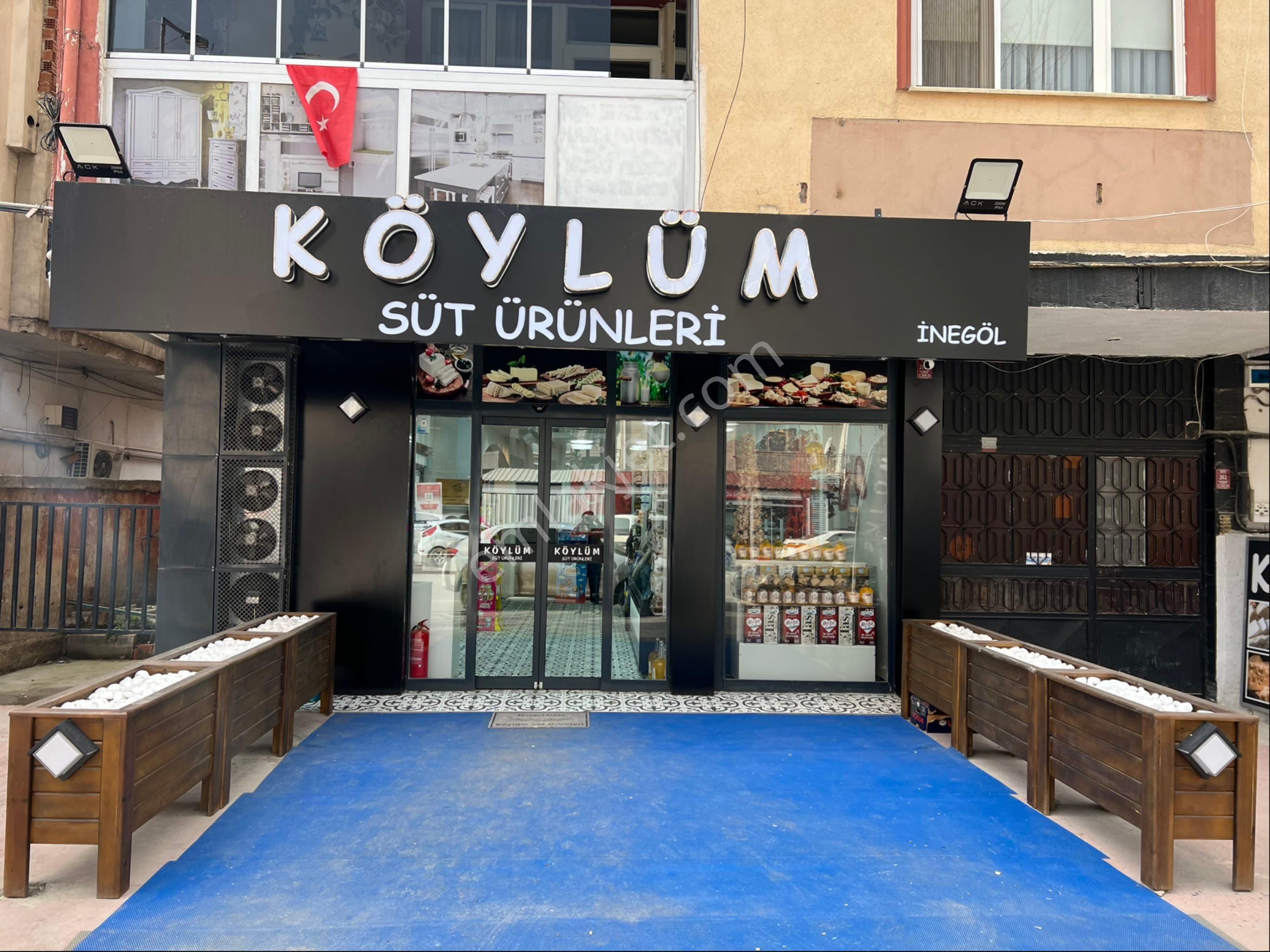 Roma’ Dan Kasım Efendi Caddesin’ De Satılık Dükkan