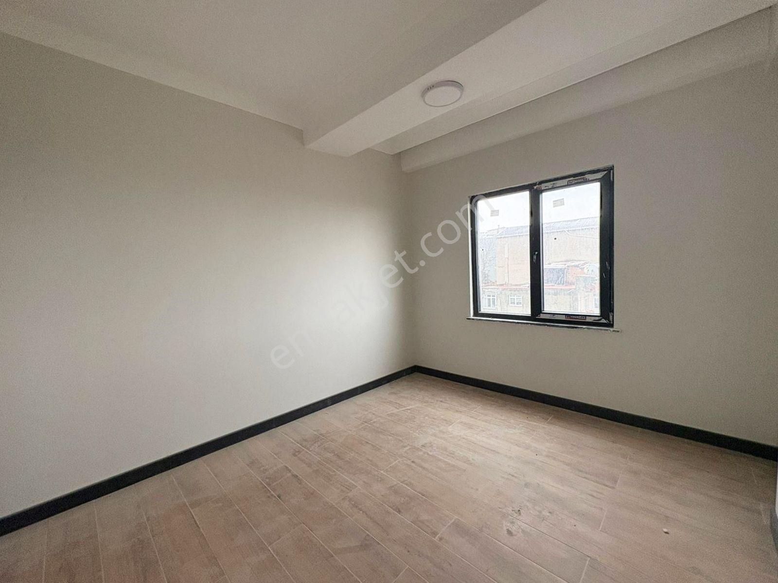 Mertcan'dan Ara Kat Balkonlu 2+1 Sıfır Daire - Görsel 11