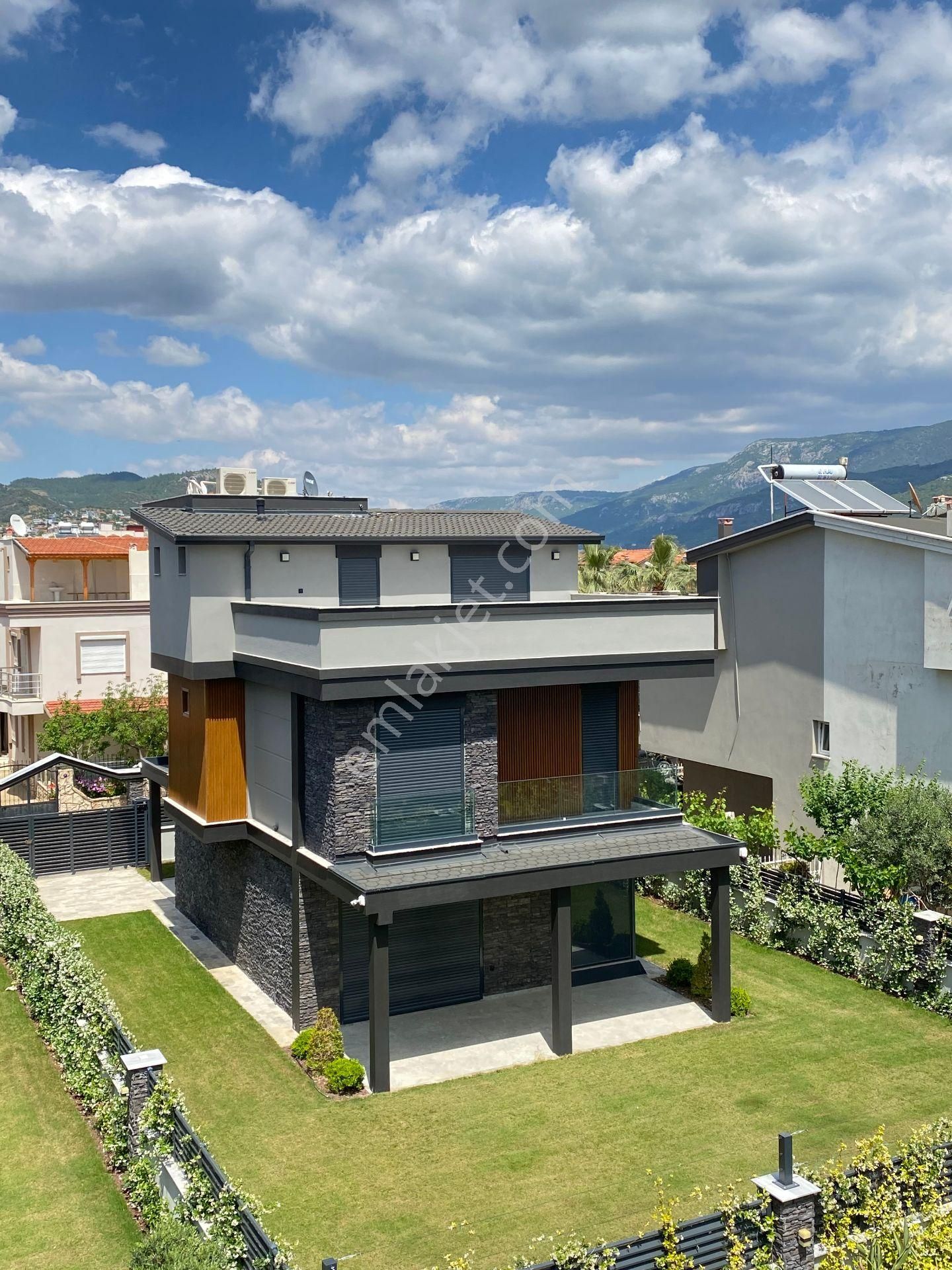 Menderes Gümüldür Deniz Tarafında: Modern Mimari, Tam Müstakil Lüks Satılık 4+1villa! - Görsel 3