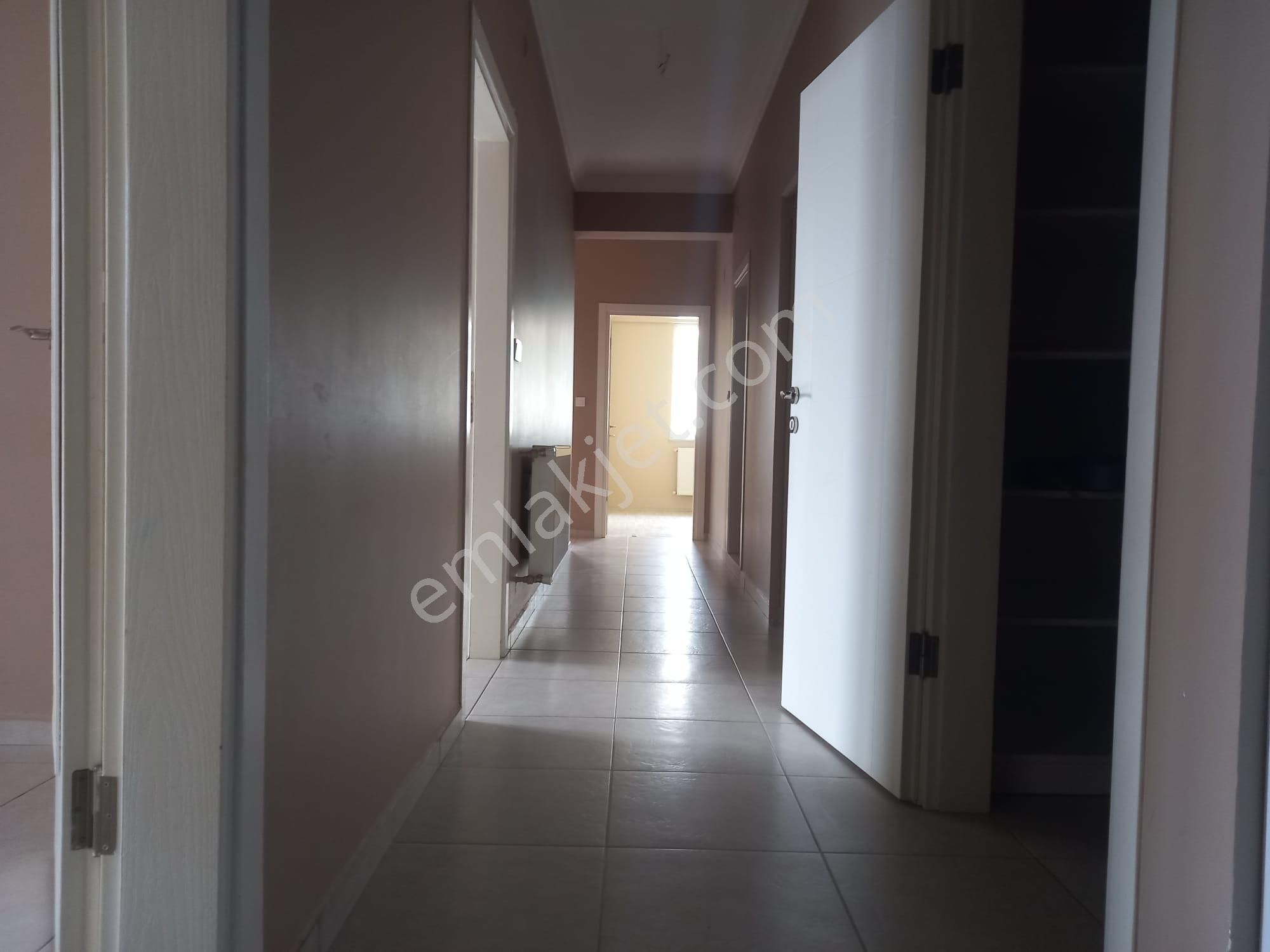 Roma' Dan Kozluca Yolunda Satılık Site İçi Daire - Görsel 14