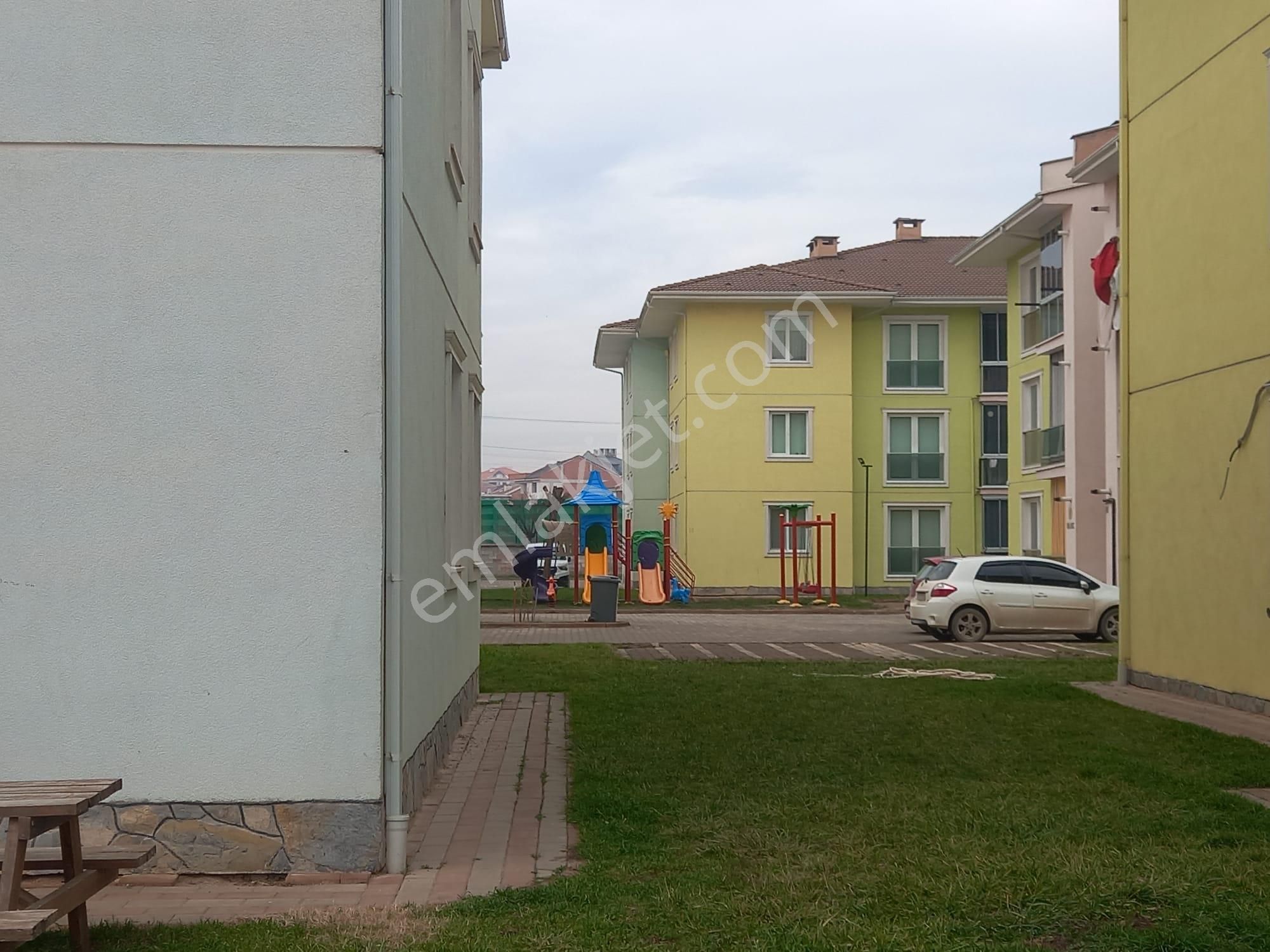 Roma' Dan Kozluca Yolunda Satılık Site İçi Daire - Görsel 9