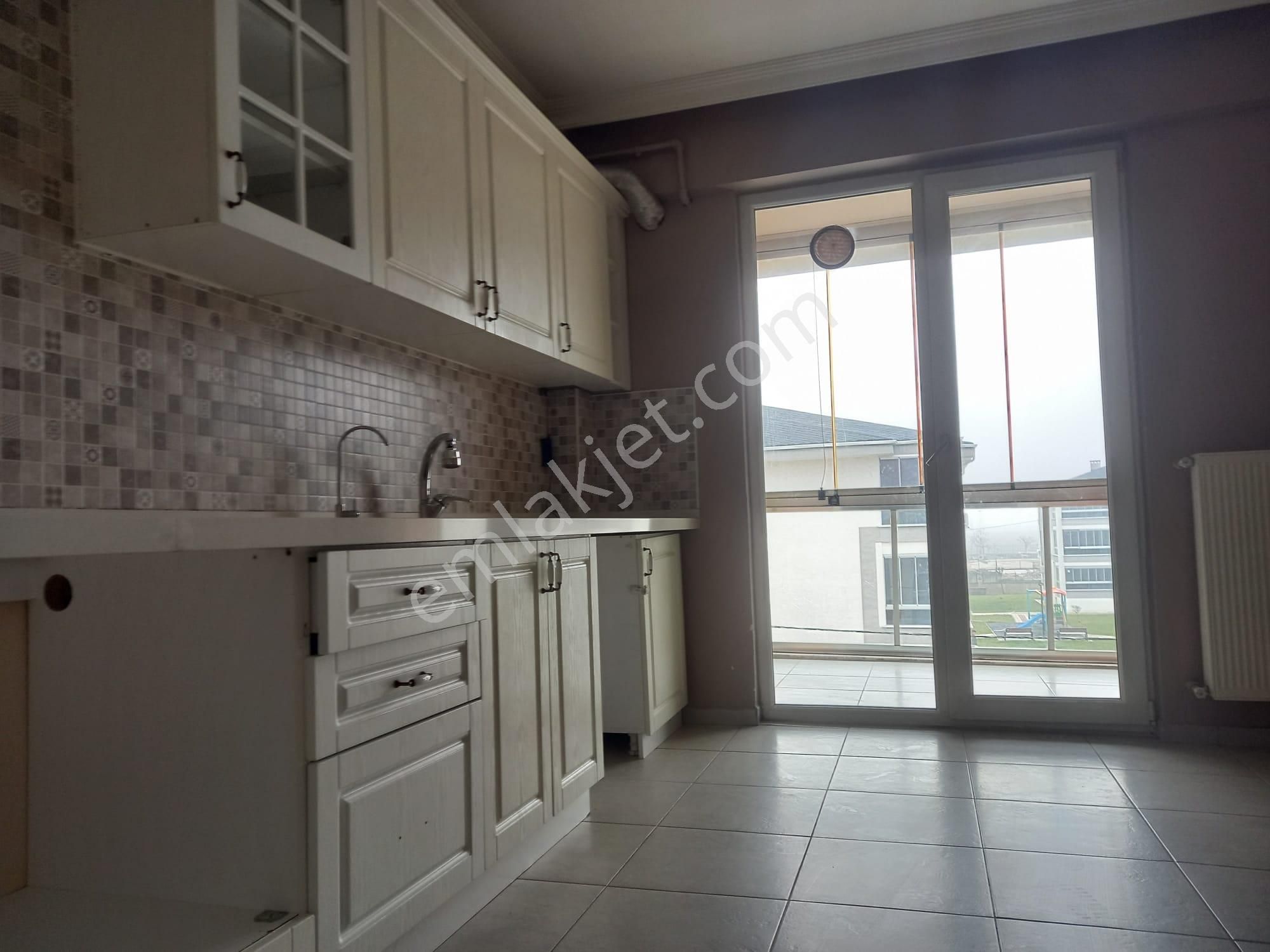 Roma' Dan Kozluca Yolunda Satılık Site İçi Daire - Görsel 25