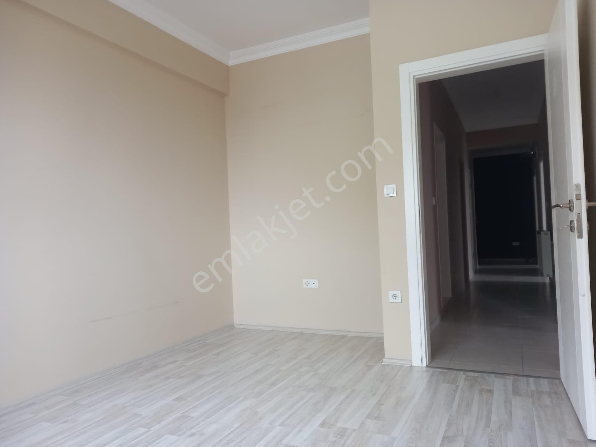 Roma' Dan Kozluca Yolunda Satılık Site İçi Daire - Görsel 23