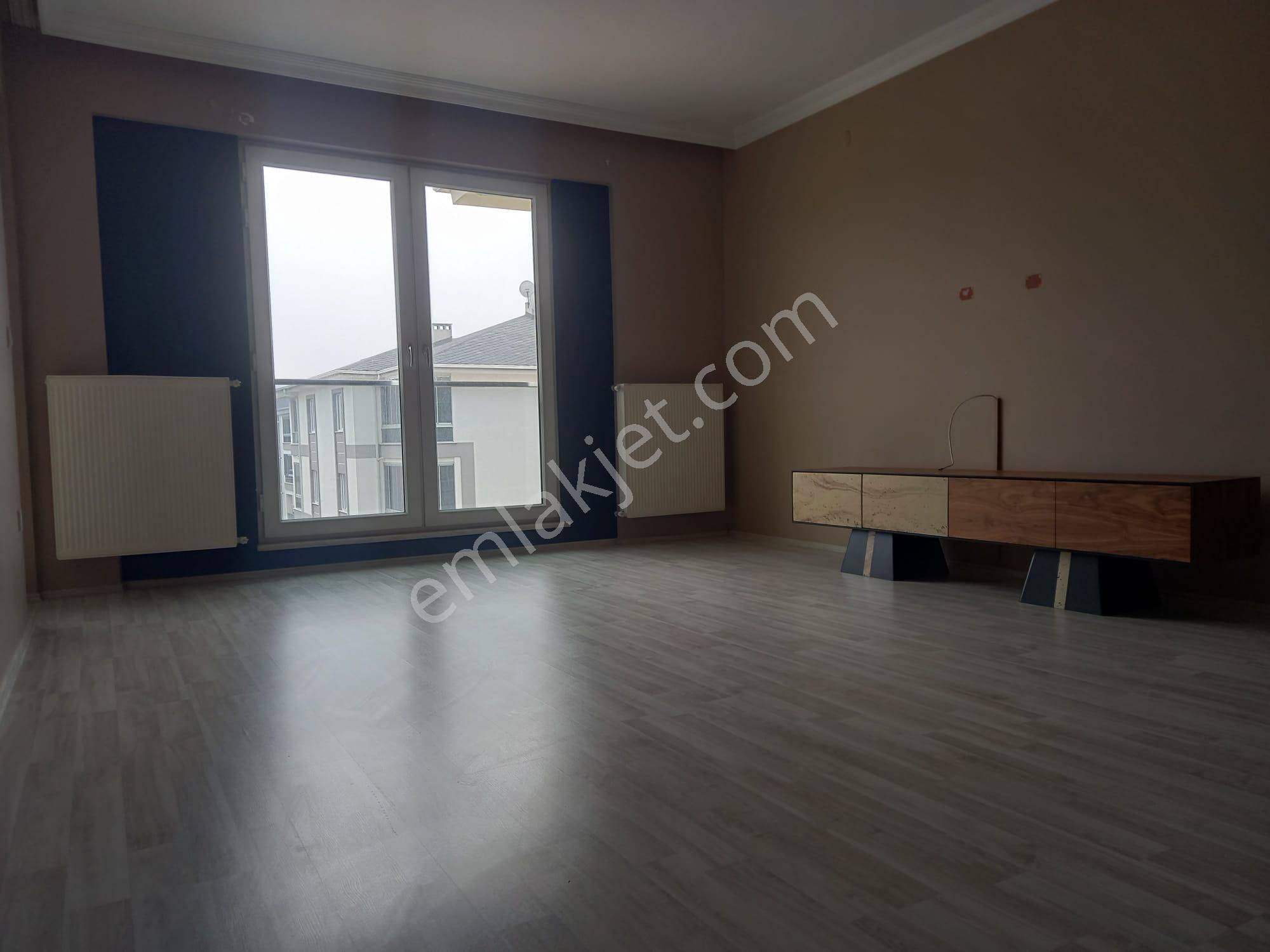 Roma' Dan Kozluca Yolunda Satılık Site İçi Daire - Görsel 19