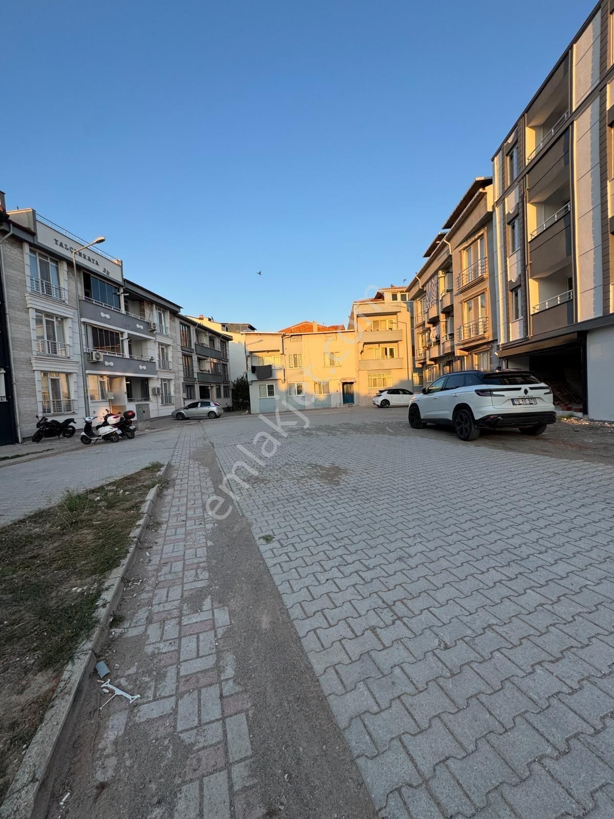 Özalp Emlaktan 100. Mahallesinde 1+1 Ara Kat Daire - Görsel 13