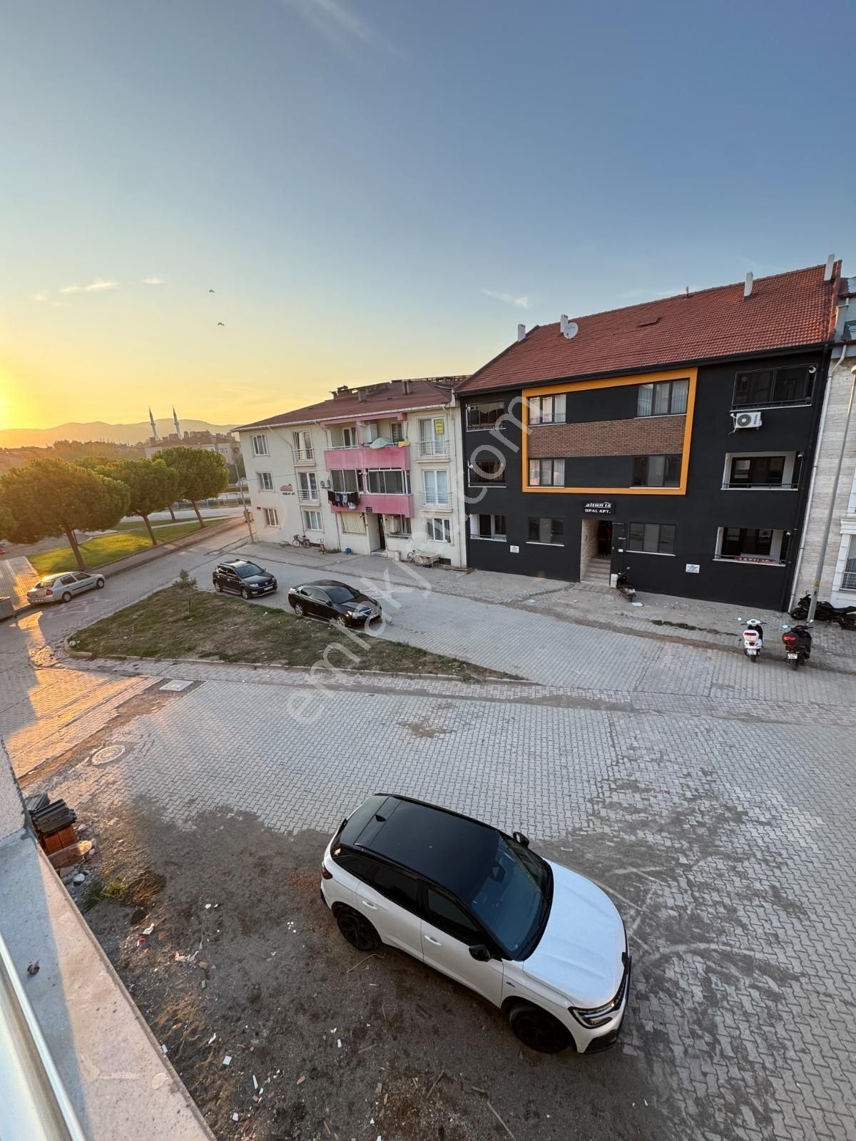 Özalp Emlaktan 100. Mahallesinde 1+1 Ara Kat Daire - Görsel 9