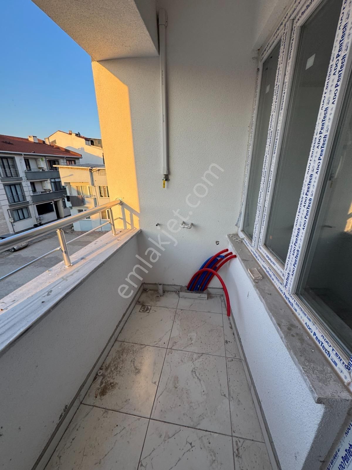 Özalp Emlaktan 100. Mahallesinde 1+1 Ara Kat Daire - Görsel 10