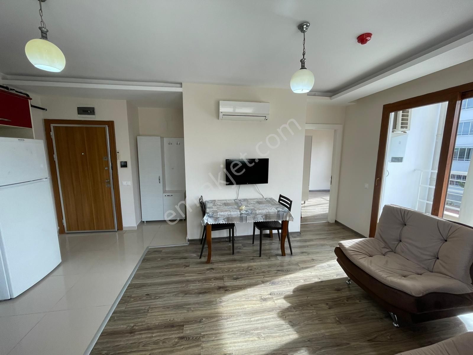 Tüzün'den Üniversite Caddesi'nde Geniş 1+1 Eşyalı Kiralık Daire - Görsel 7