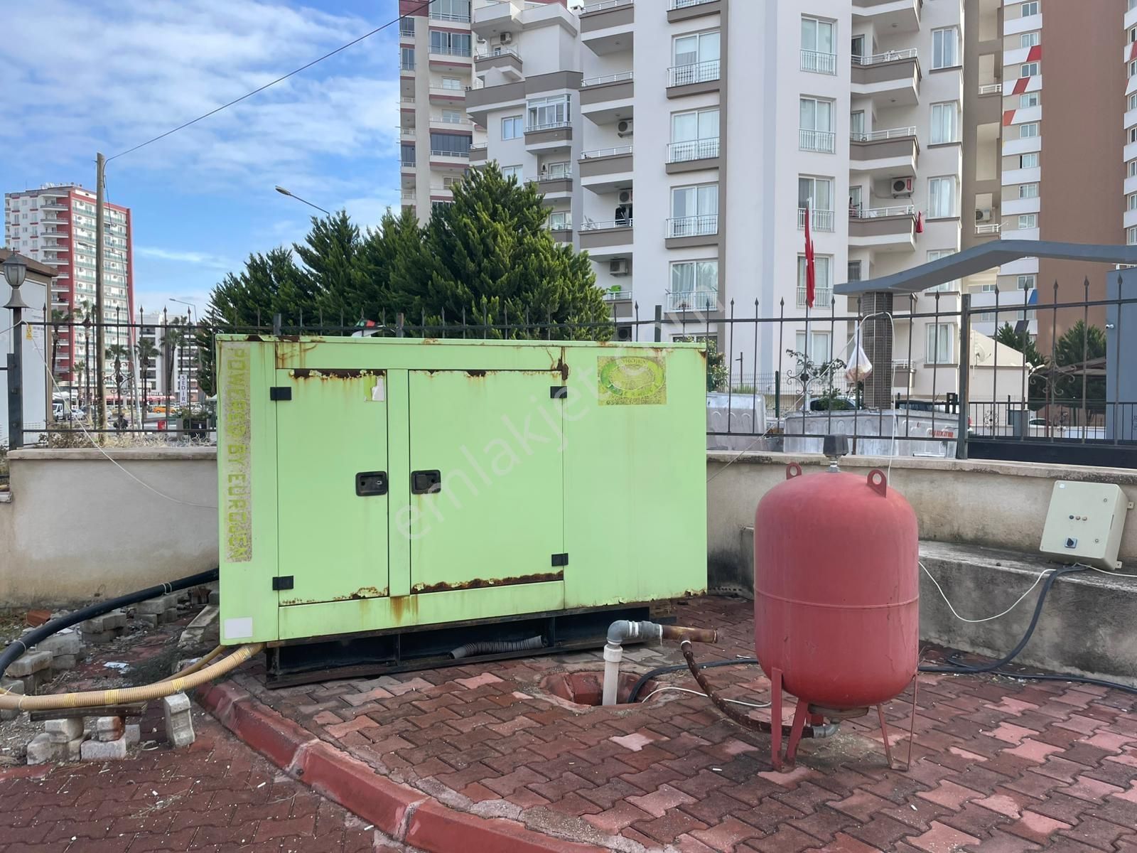 Tüzün'den Üniversite Caddesi'nde Geniş 1+1 Eşyalı Kiralık Daire - Görsel 3