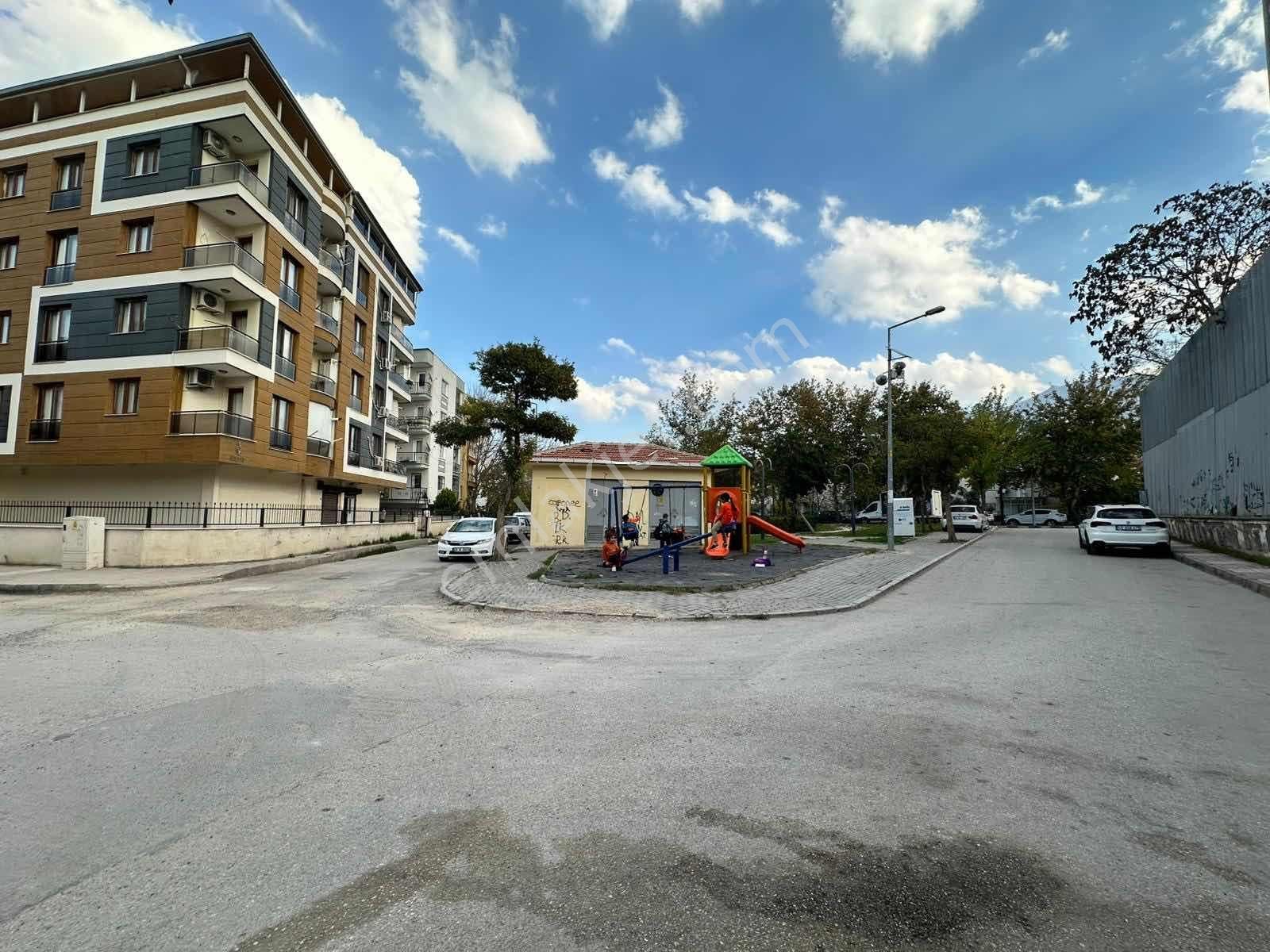 Cumhuriyet Mahallesinde Önü Açık 3+1 Asansörlü Ara Kat Fırsatı - Görsel 3