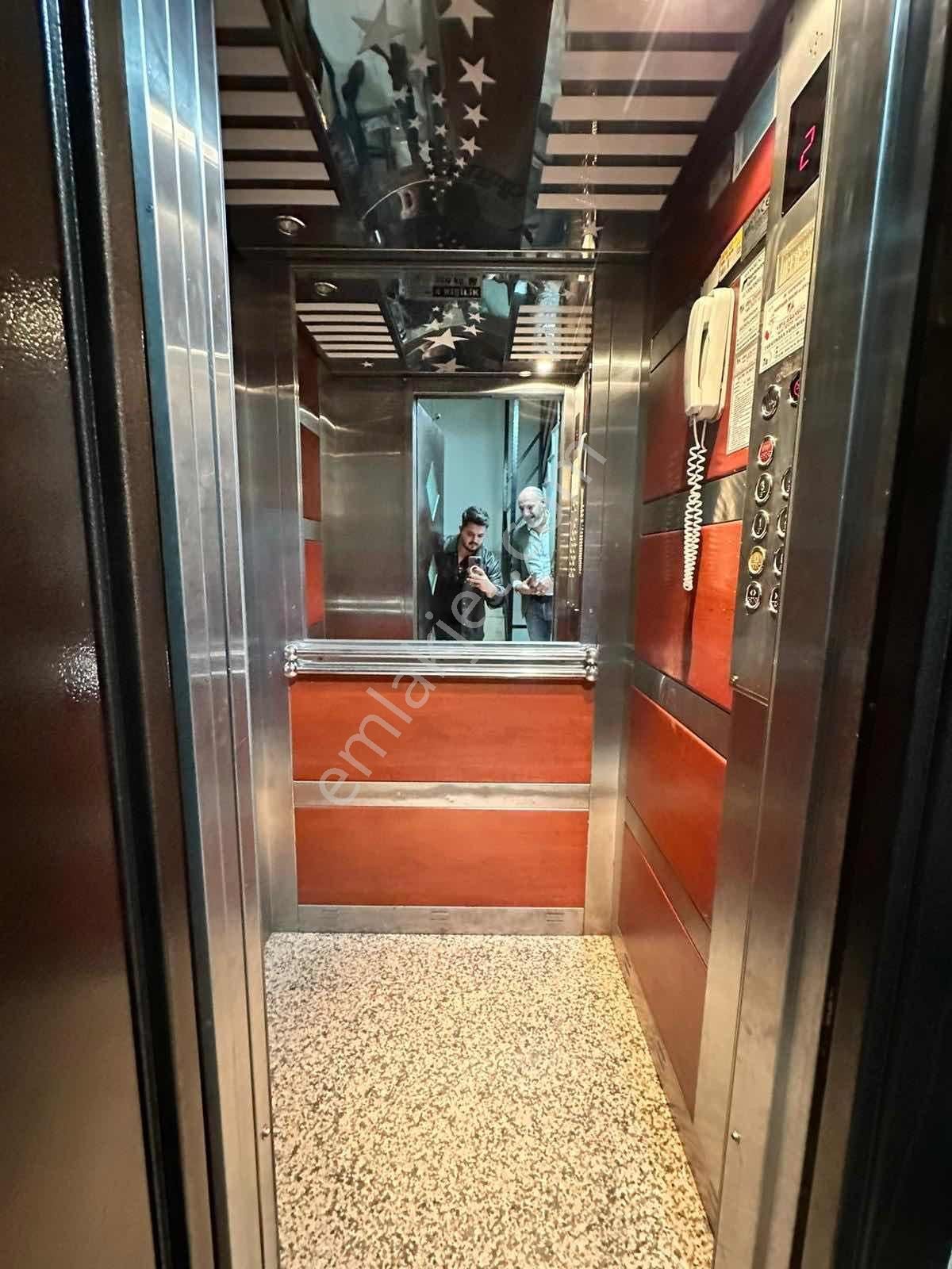 Cumhuriyet Mahallesinde Önü Açık 3+1 Asansörlü Ara Kat Fırsatı - Görsel 24