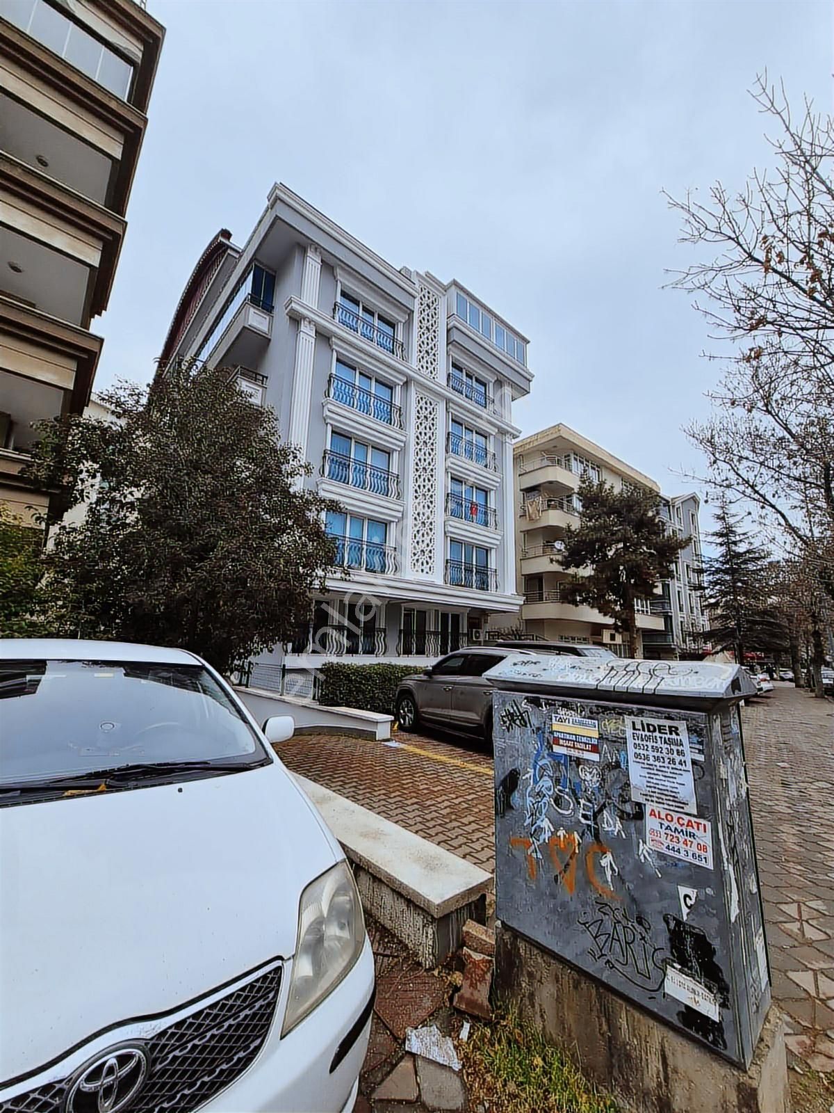 Arel'den Anıttepe'de Yenibina Ön Cph.3 Kat 3 Cephe K.otopark 3+1