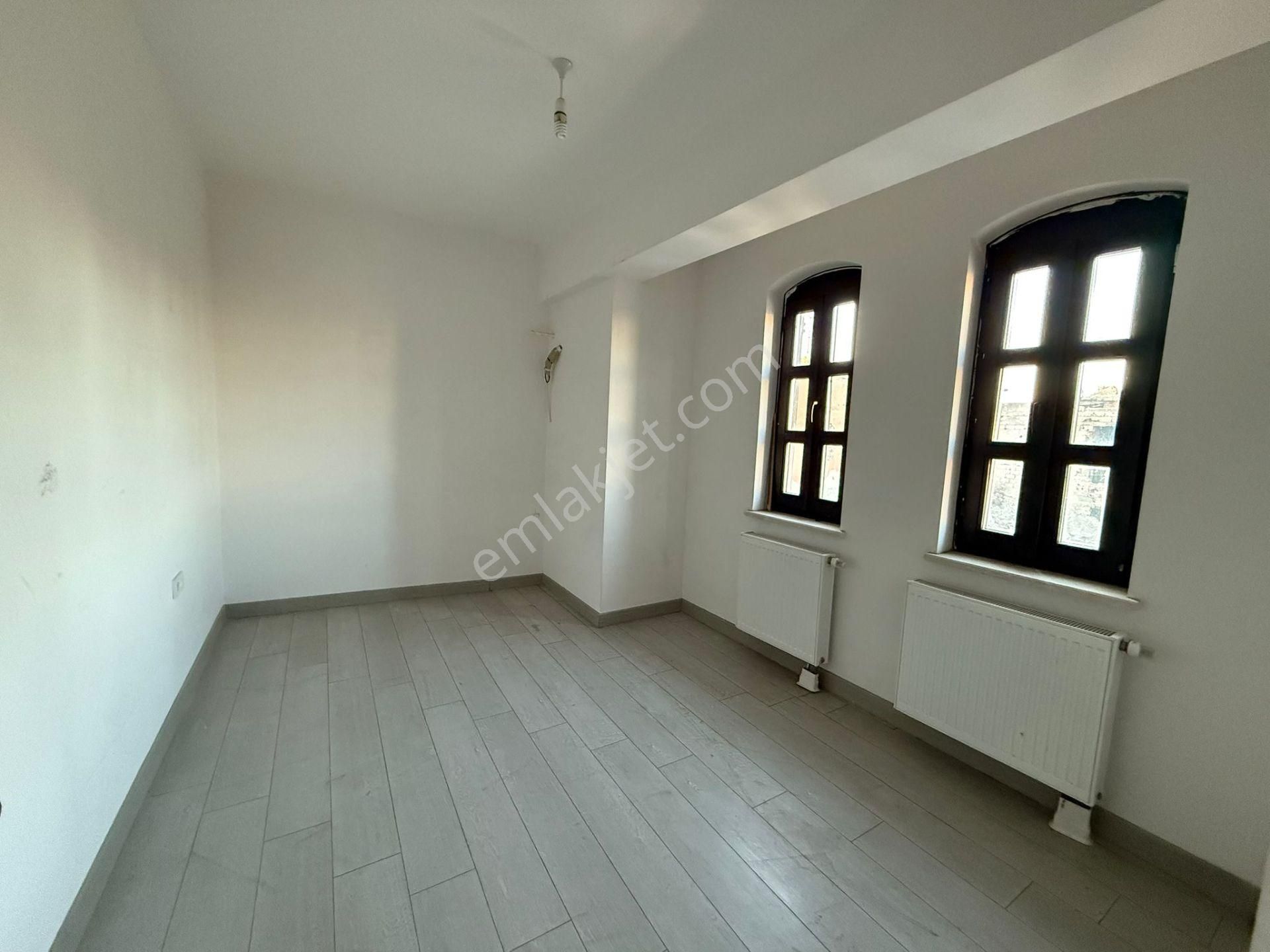 Tarihi Sur Bölgesinde Satılık 3+1 Villa - Görsel 4