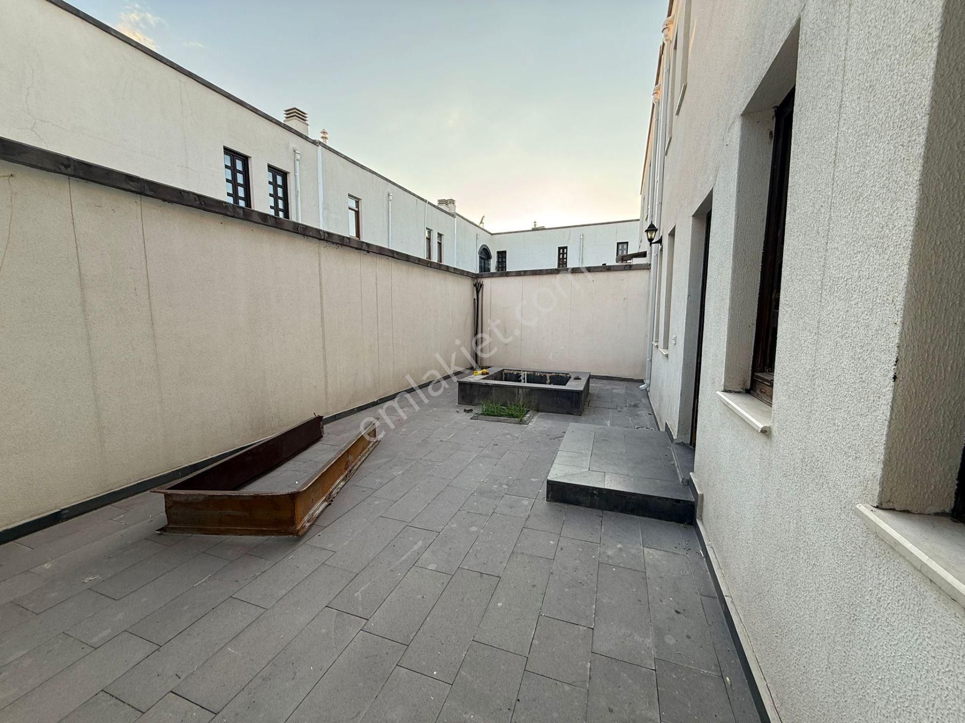 Tarihi Sur Bölgesinde Satılık 3+1 Villa - Görsel 6